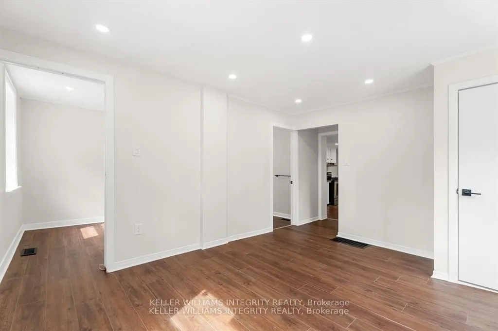 58 Russell Street N