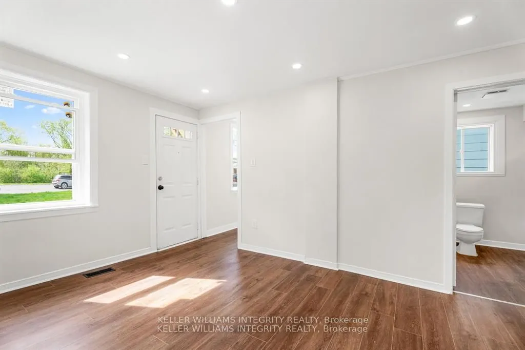 58 Russell Street N