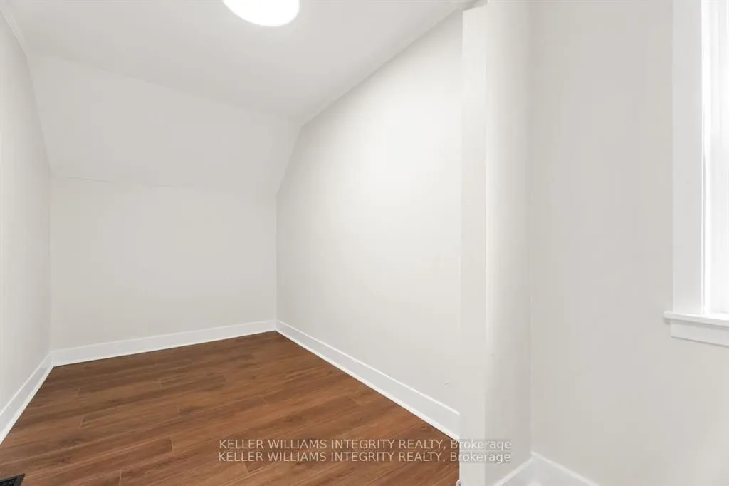 58 Russell Street N