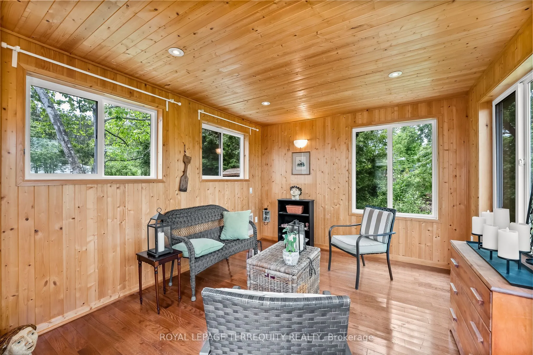21 Concession Street E