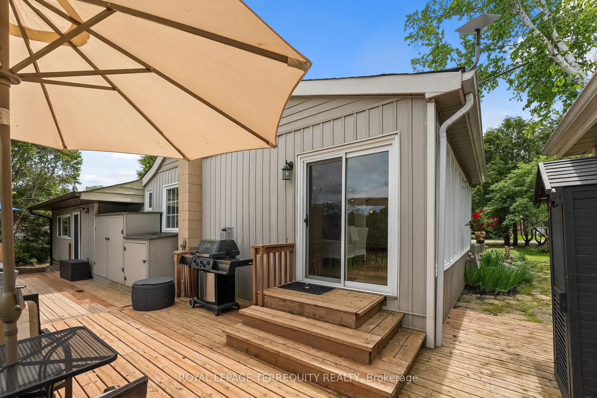 21 Concession Street E