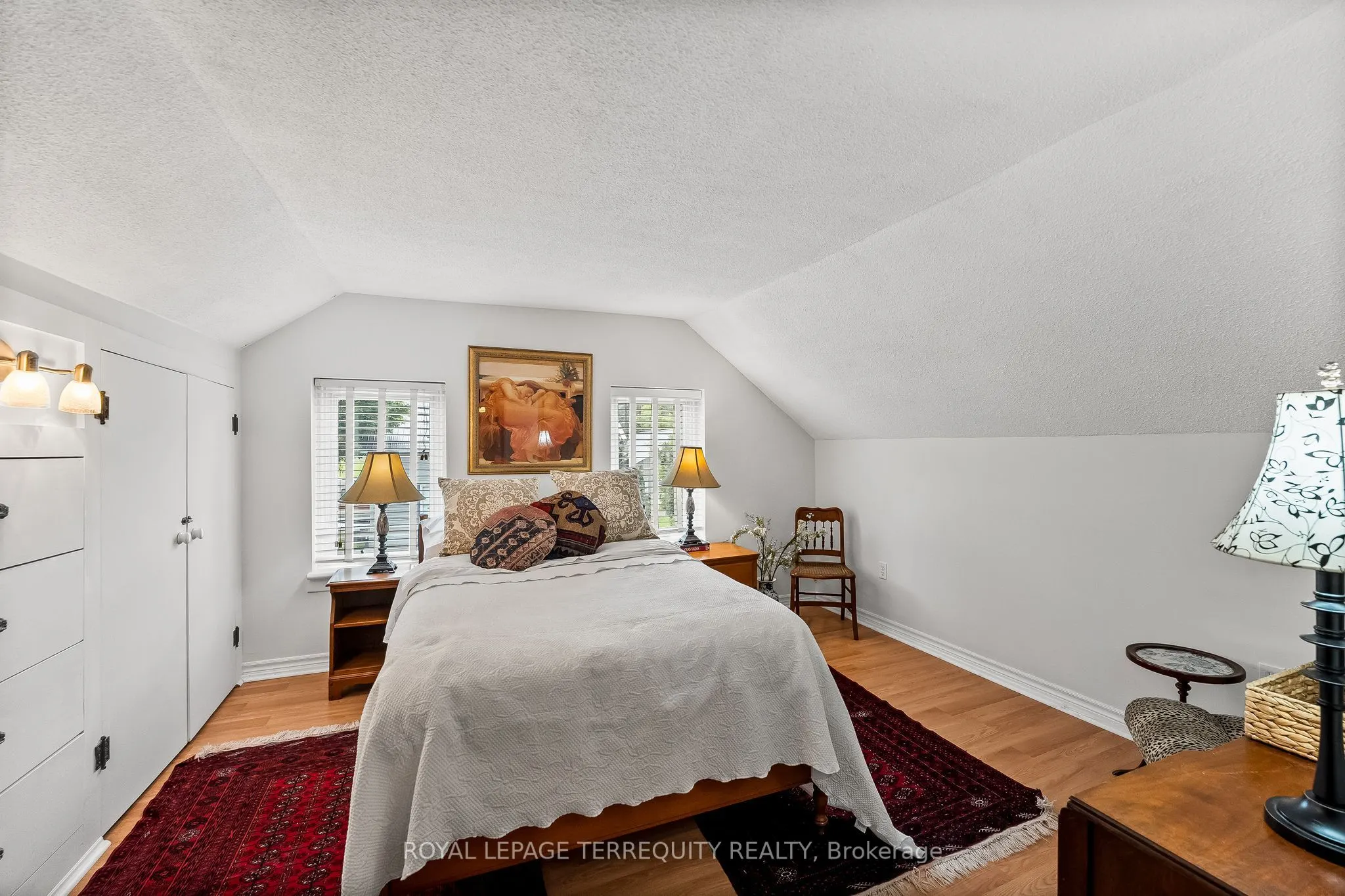 21 Concession Street E