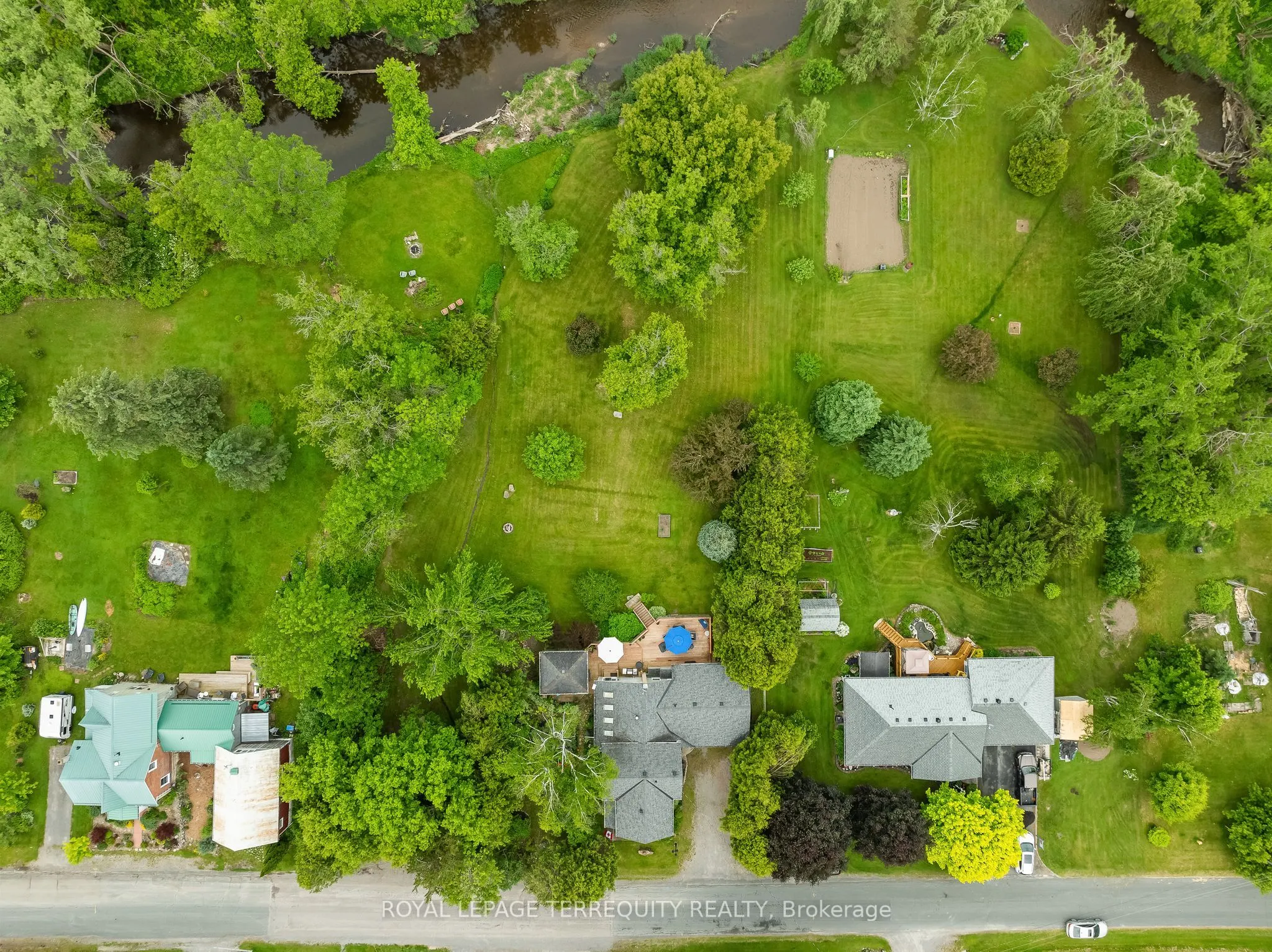 21 Concession Street E