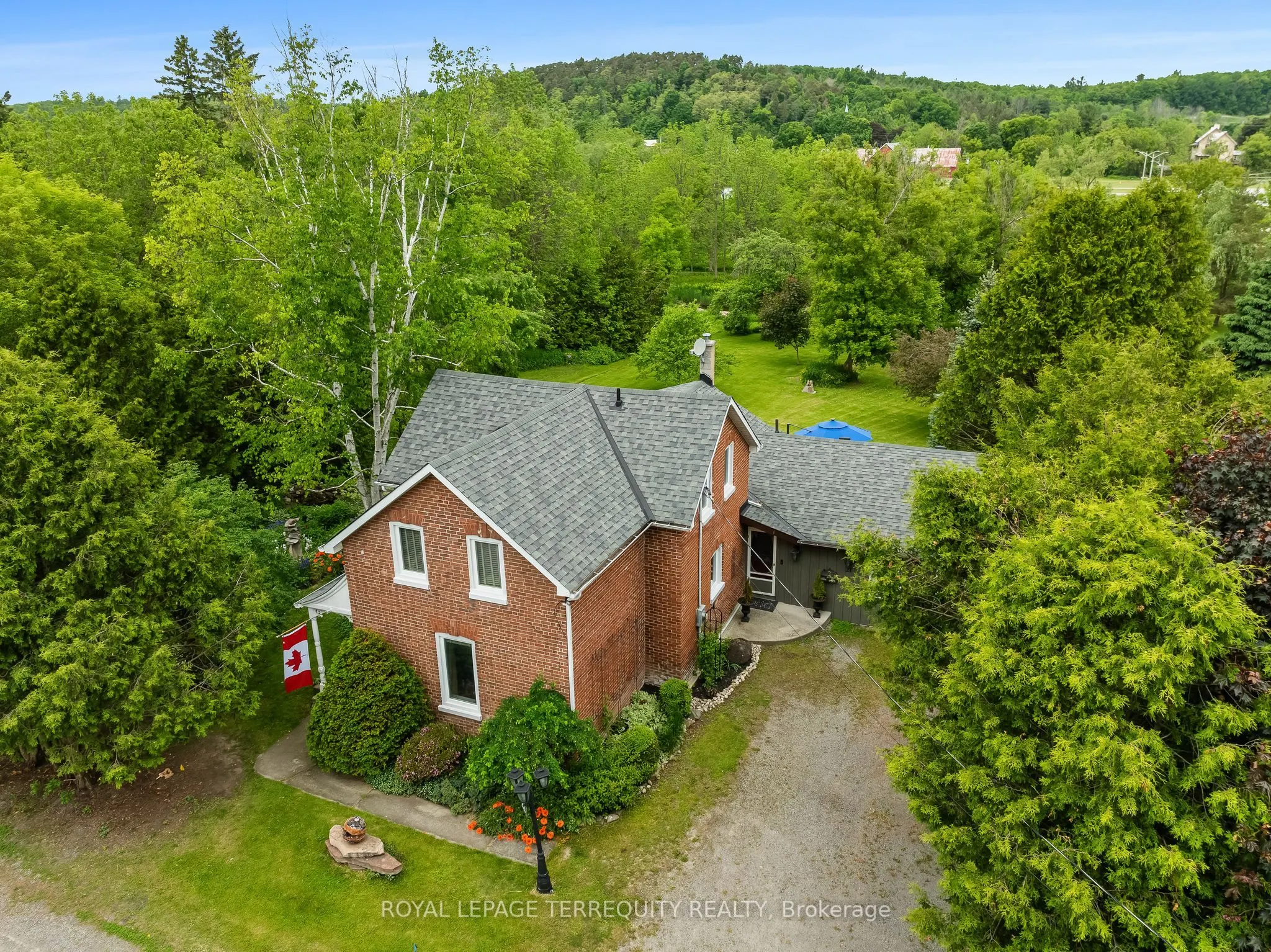 21 Concession Street E