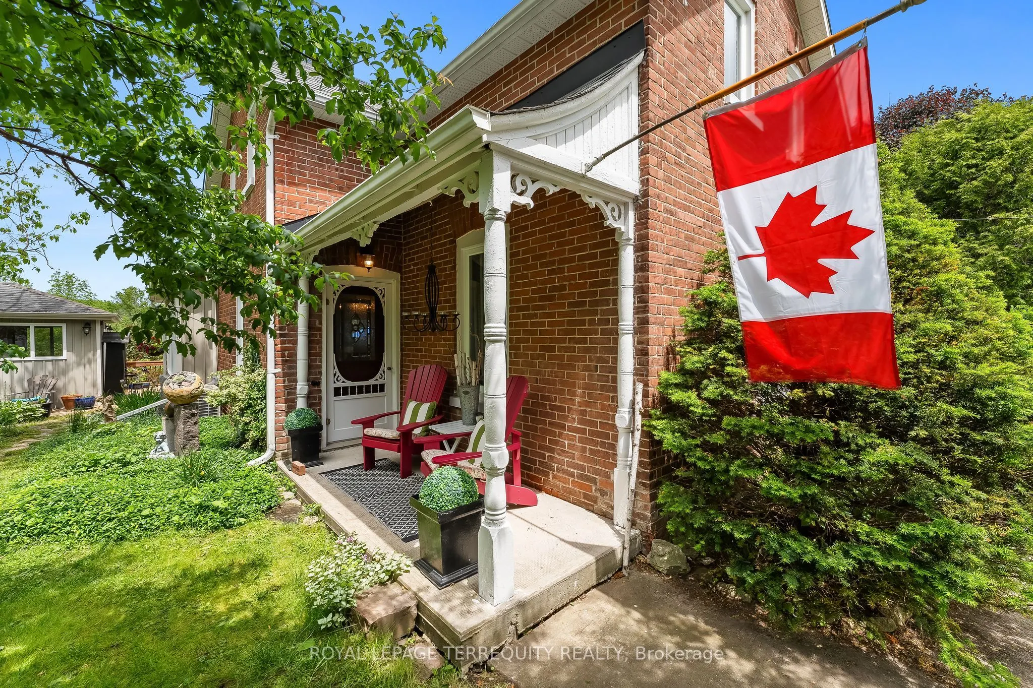 21 Concession Street E