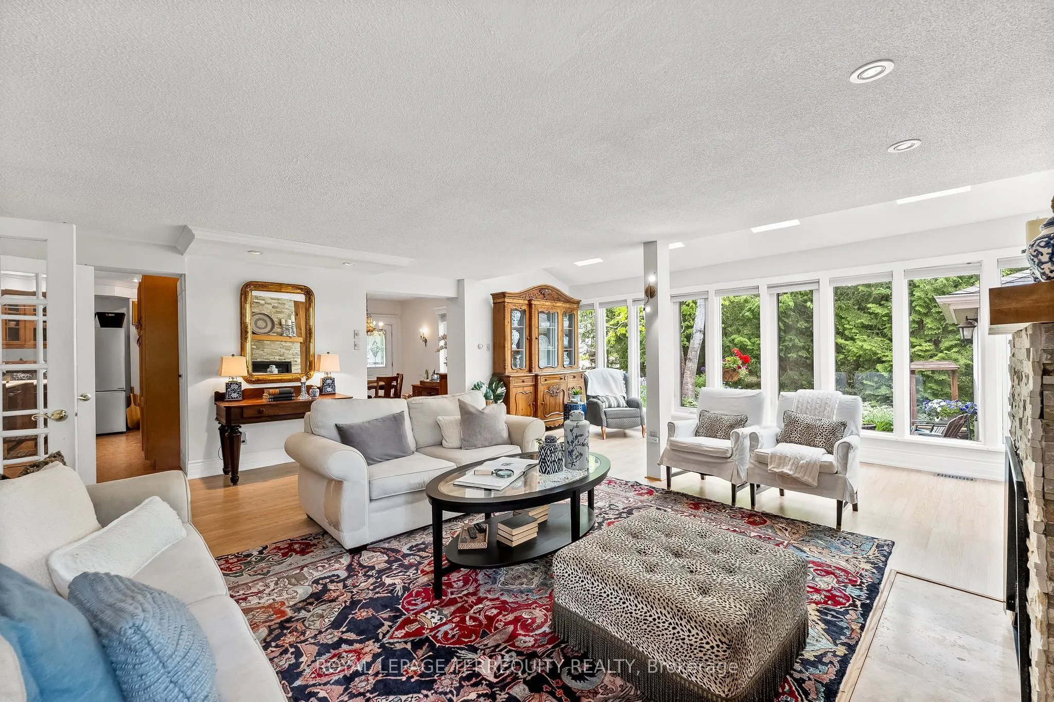21 Concession Street E
