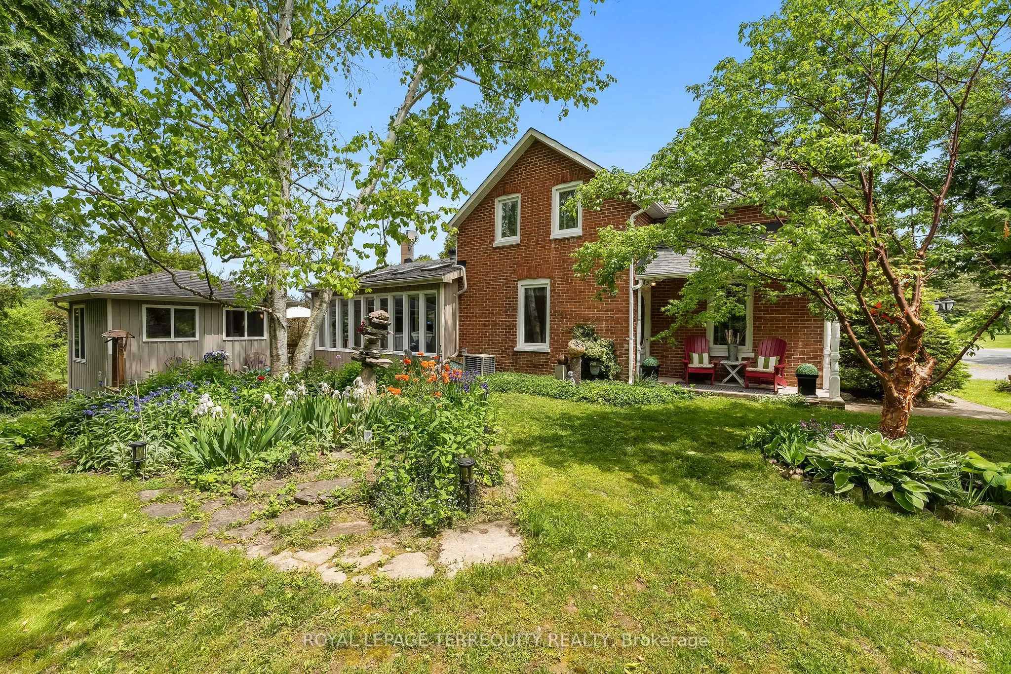 21 Concession Street E