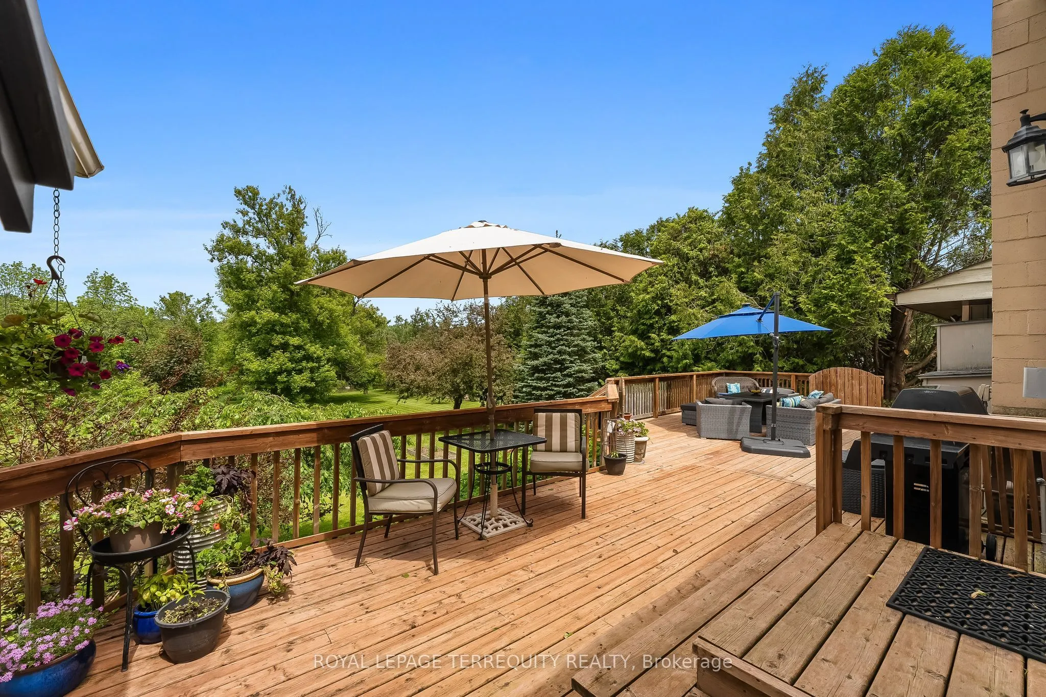 21 Concession Street E