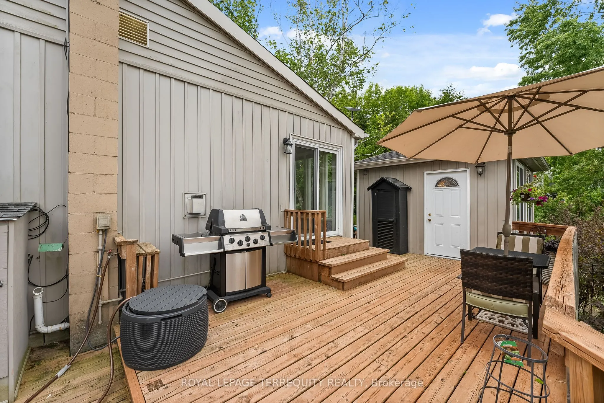 21 Concession Street E