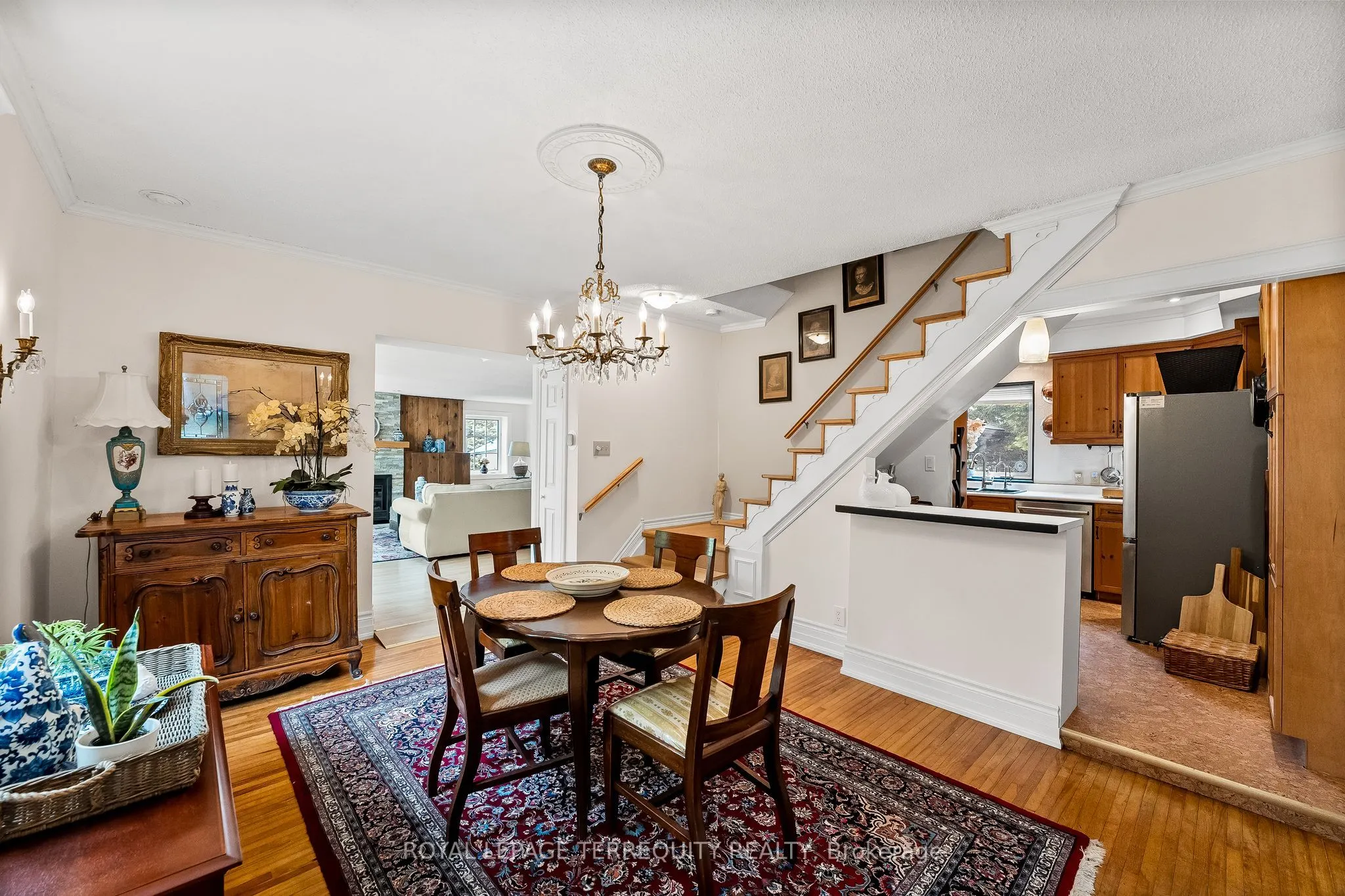 21 Concession Street E