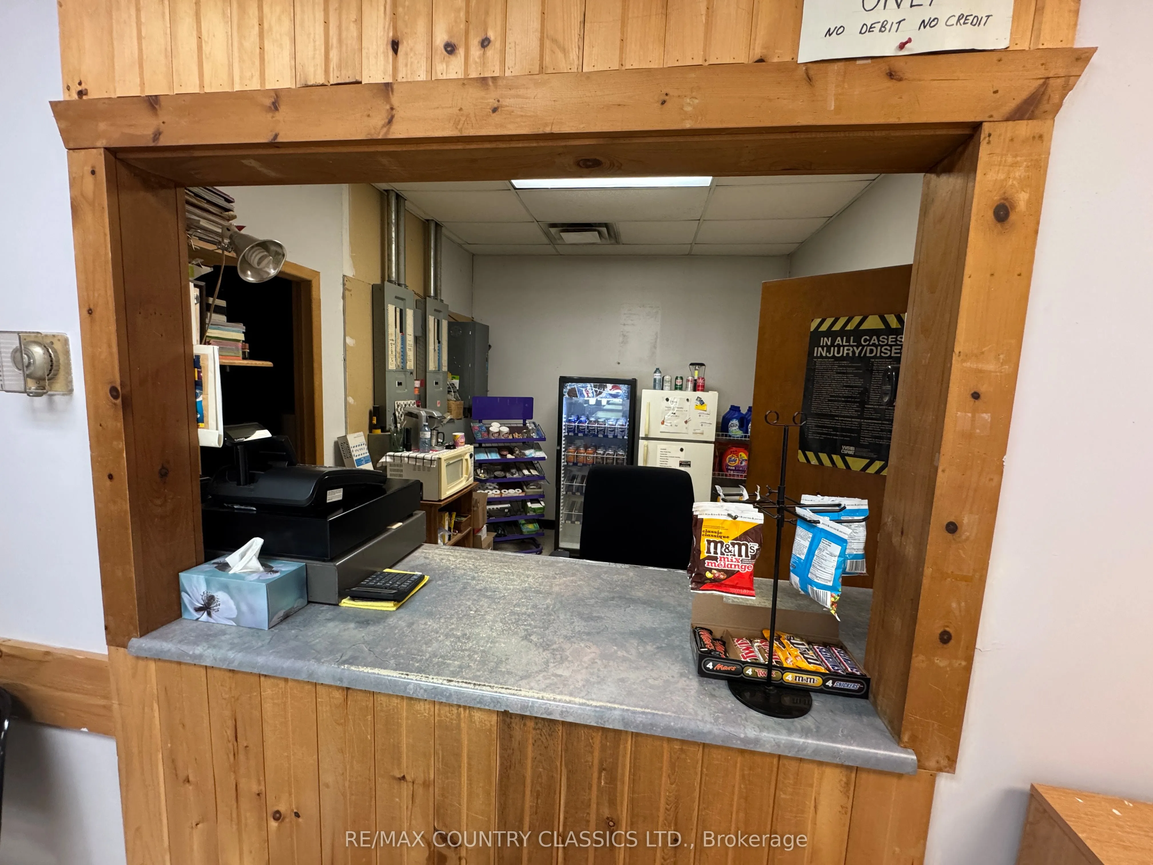 211 Hastings Street N