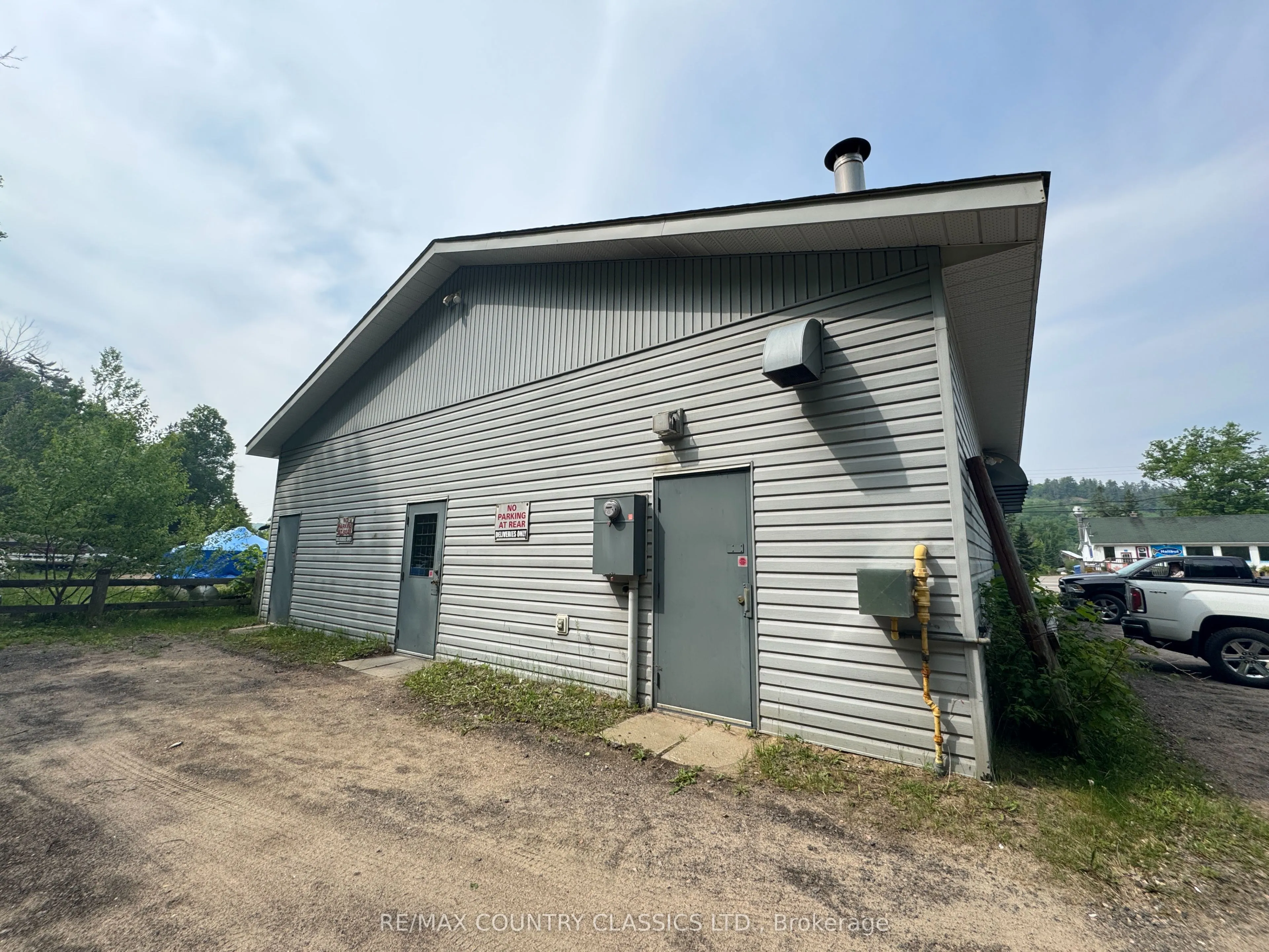 211 Hastings Street N