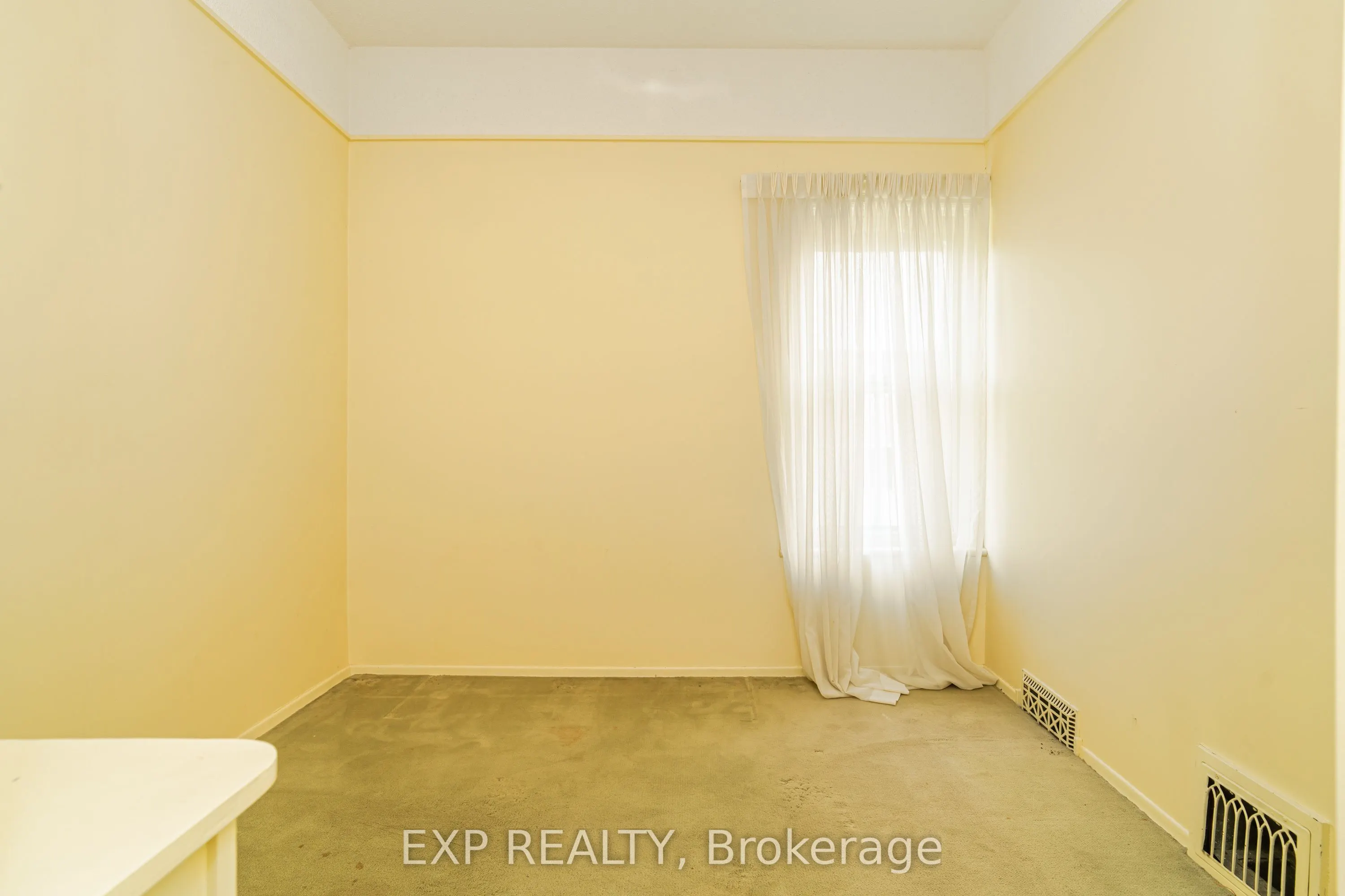 53 Elmsley Street N