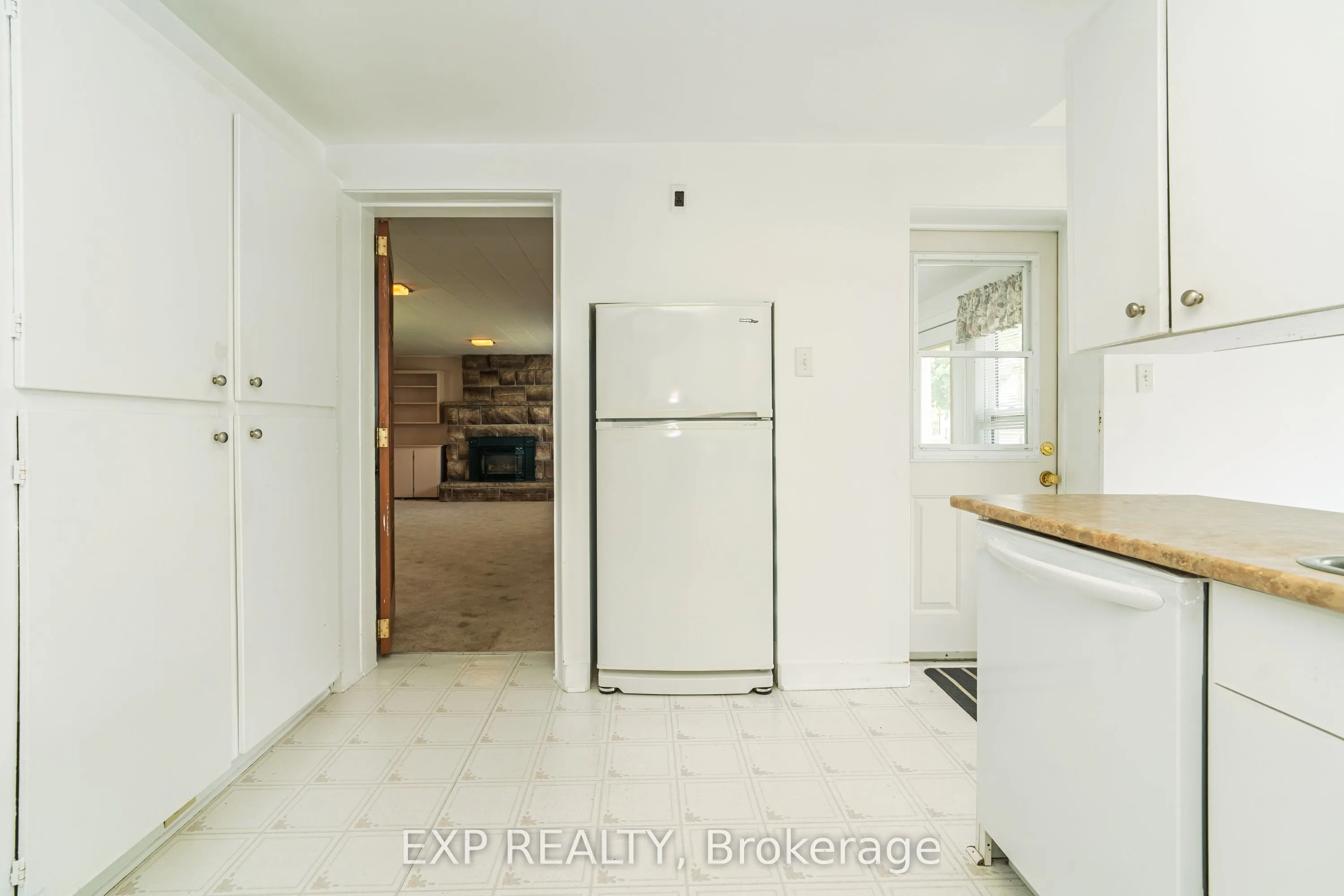 53 Elmsley Street N