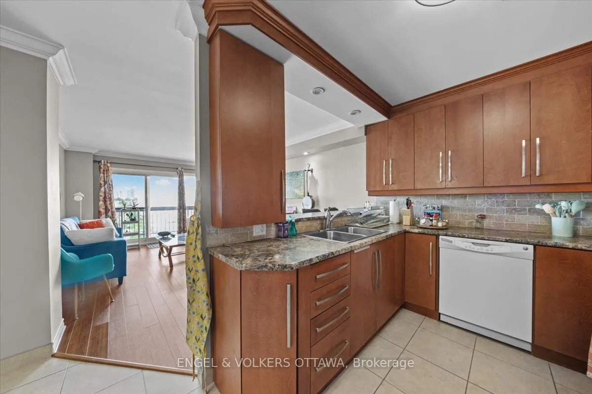 158A McArthur Avenue E, #908