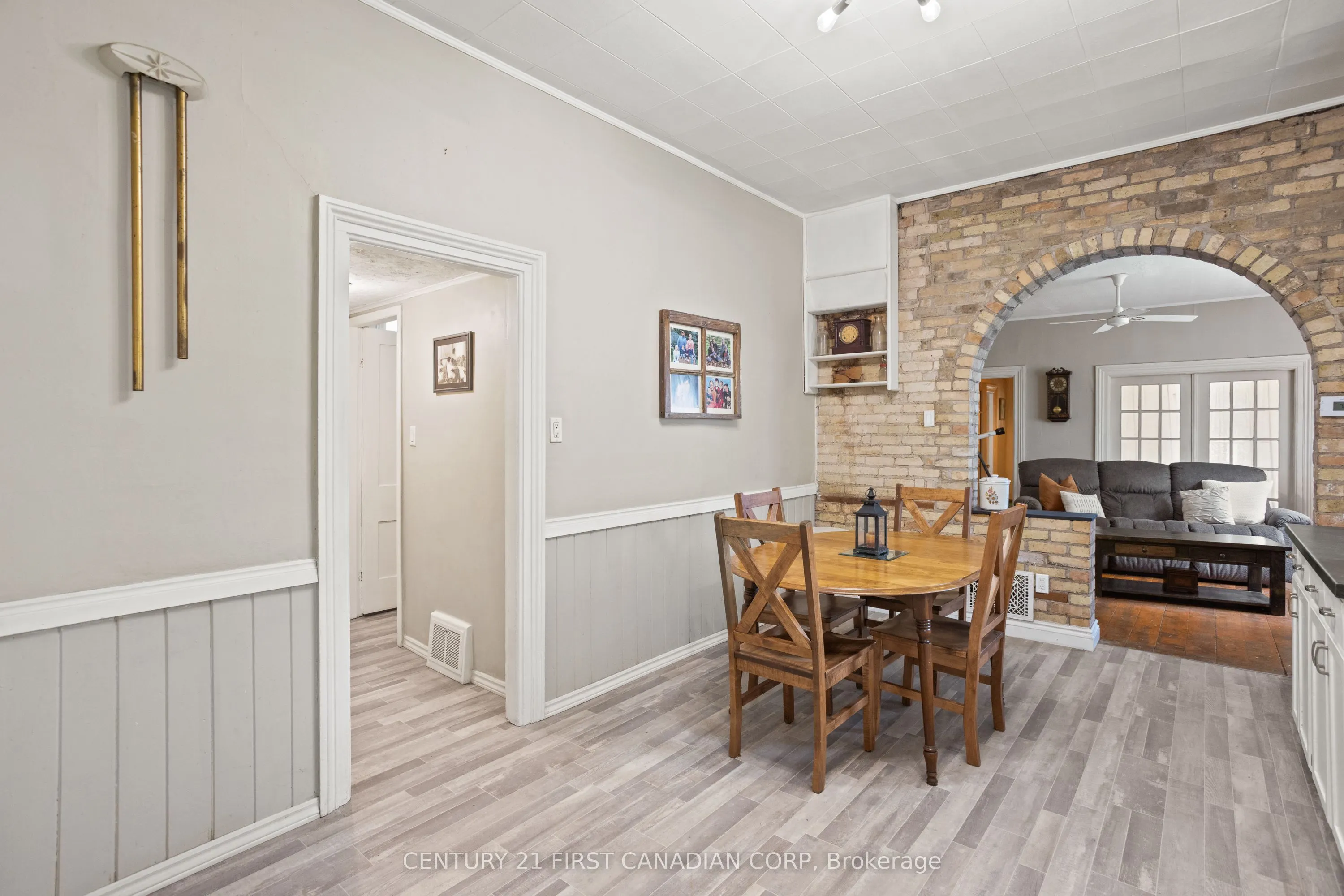 77 Main Street S