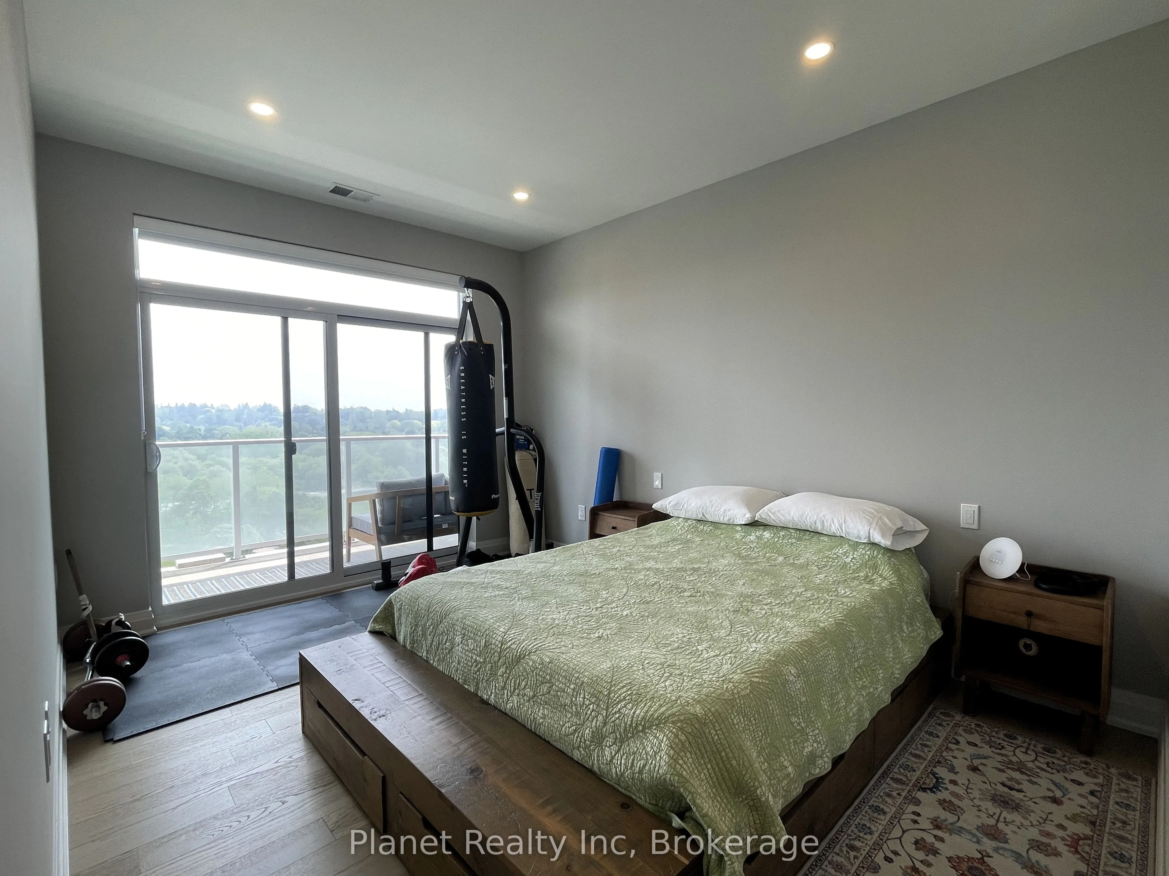 71 Wyndham Street S, #1003