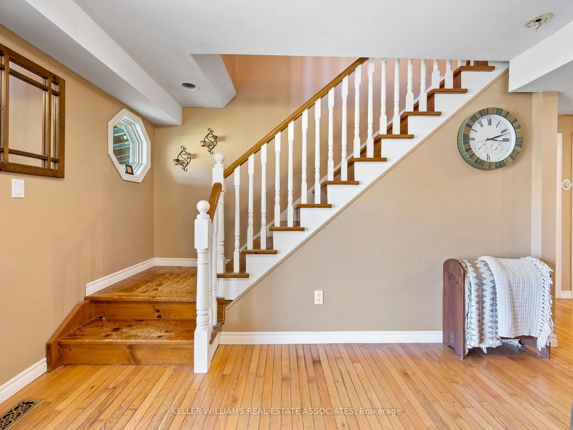 8 Scott Crescent