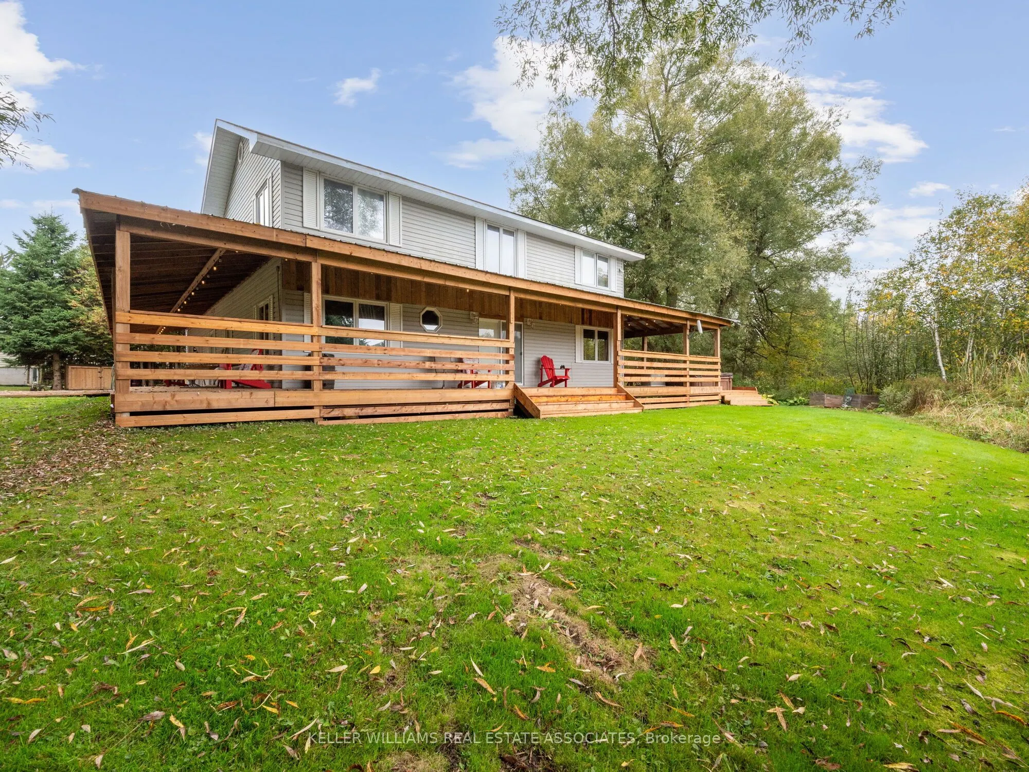 8 Scott Crescent