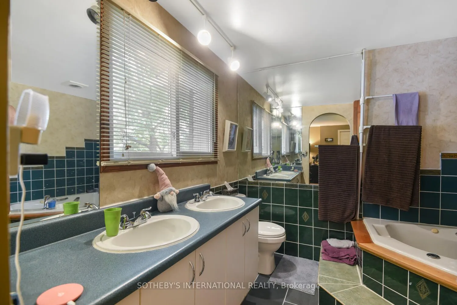 27 Aldershot Avenue, #7