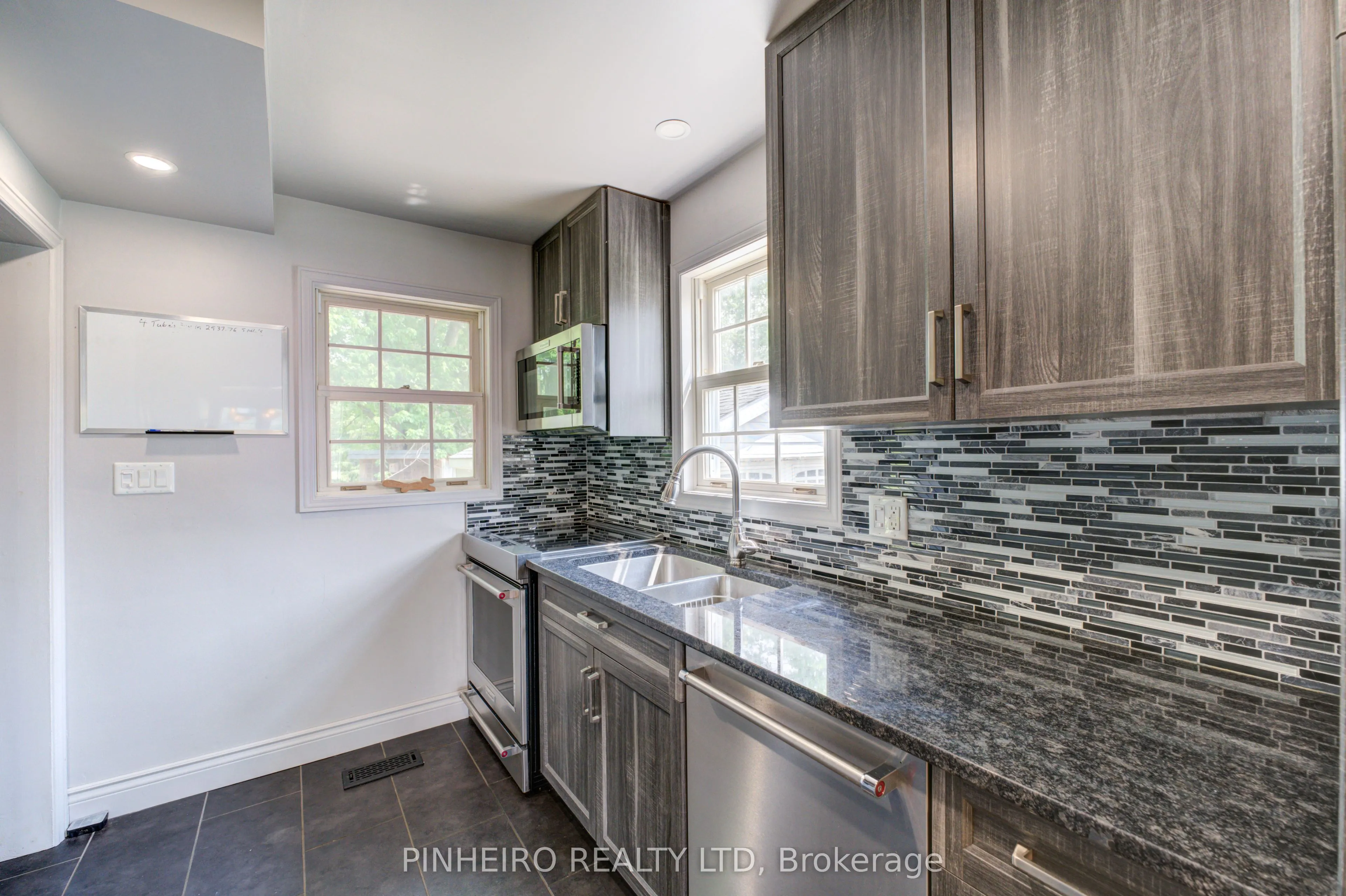 285 Front Street E