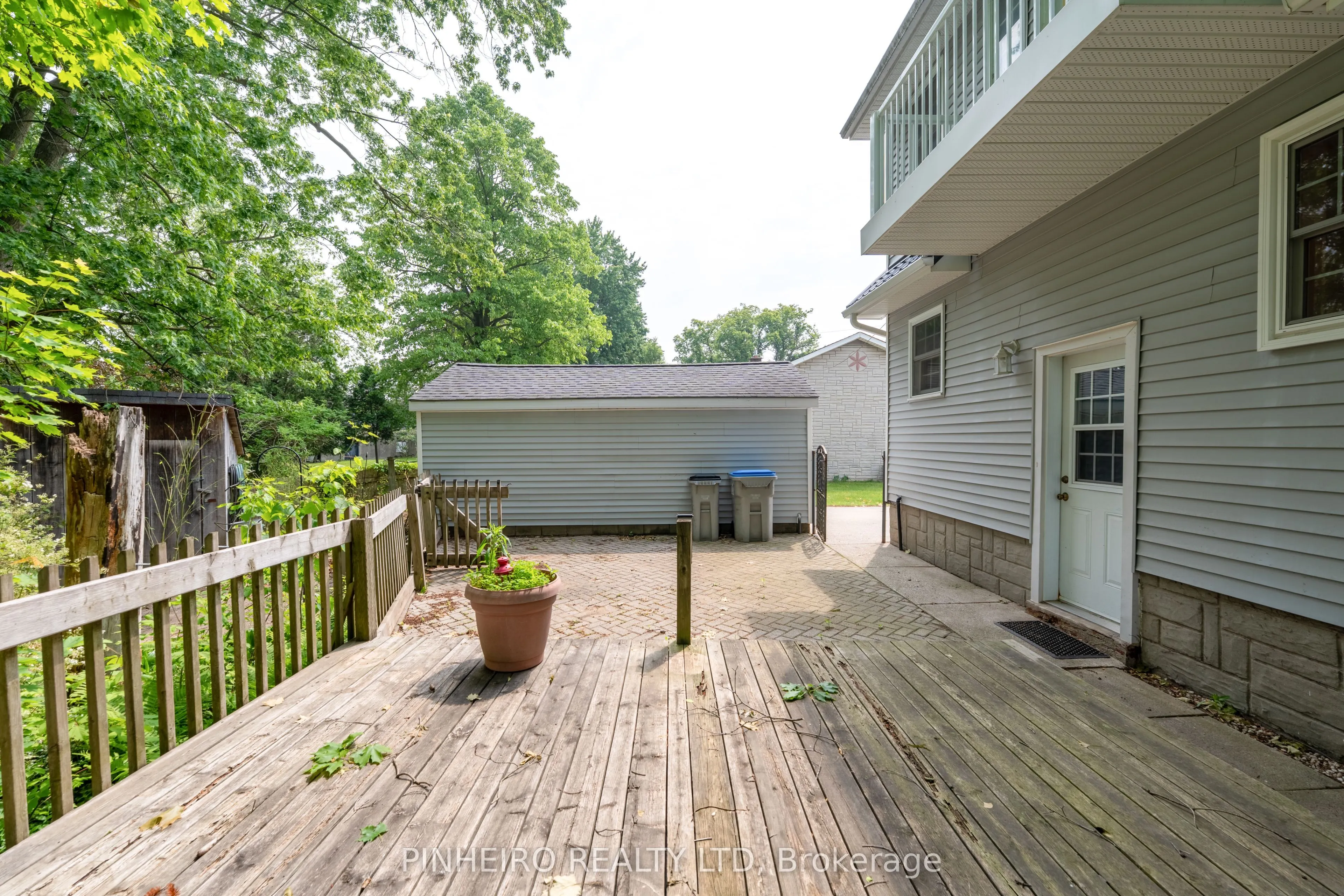 285 Front Street E