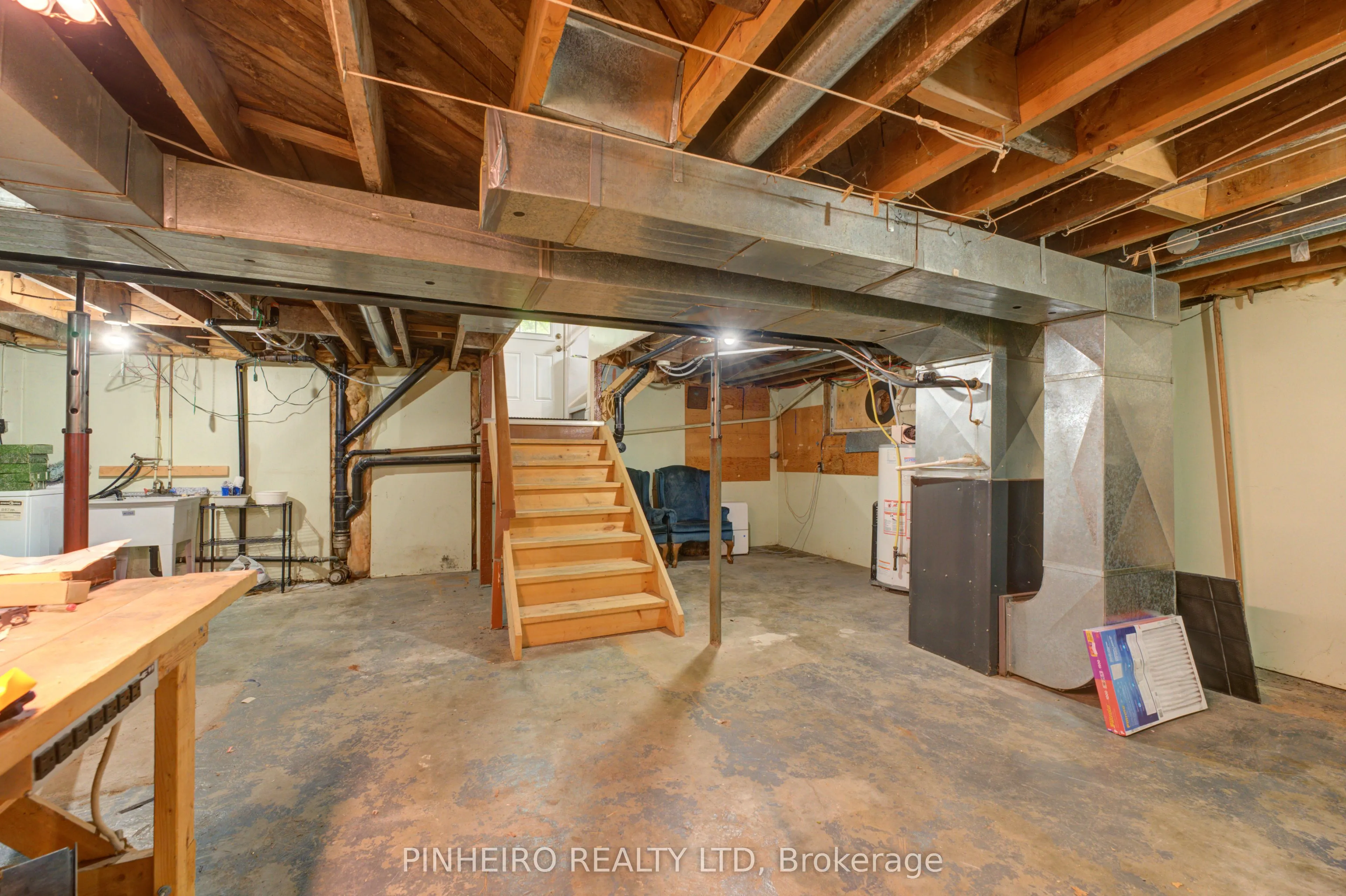 285 Front Street E