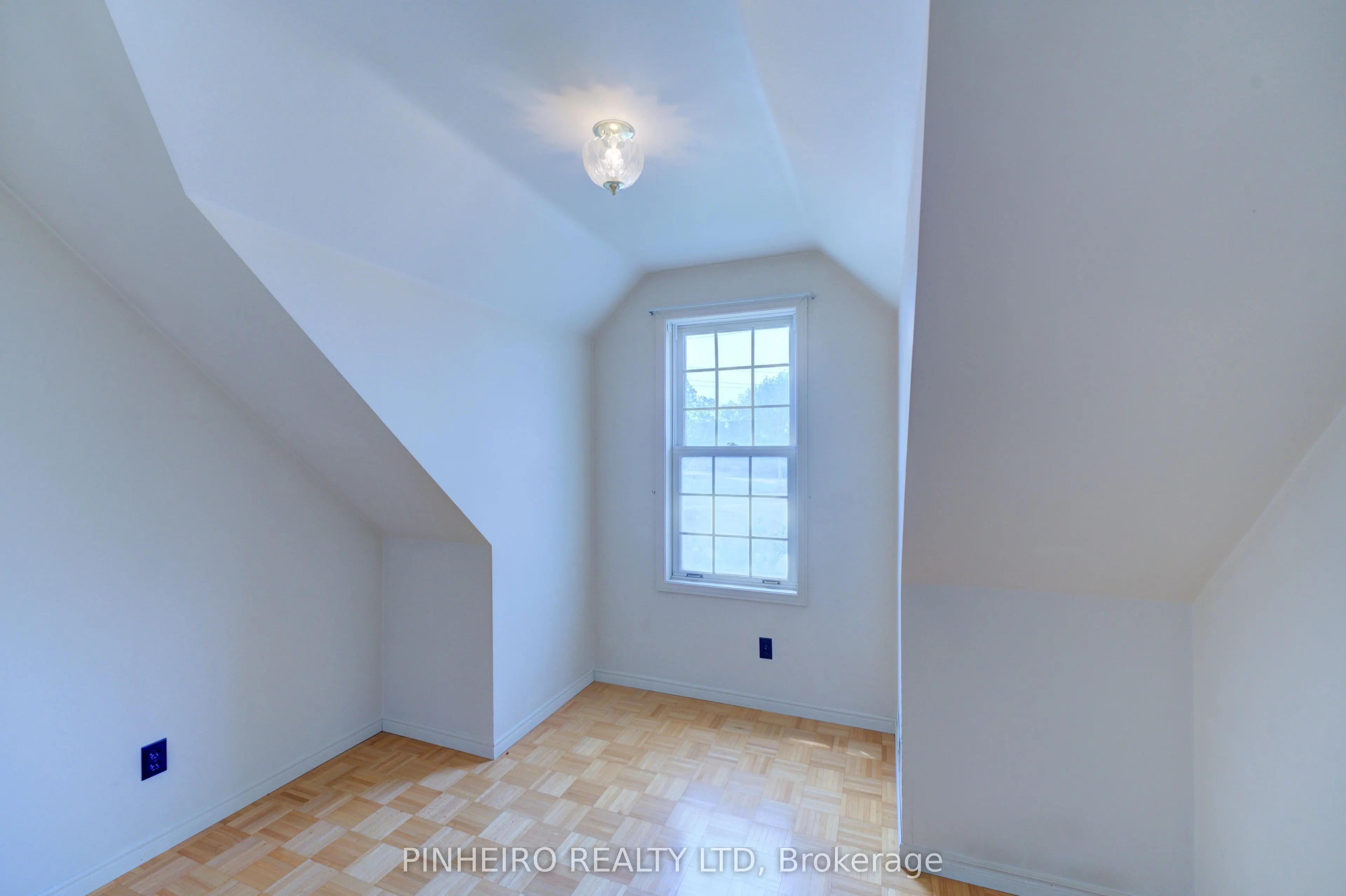 285 Front Street E