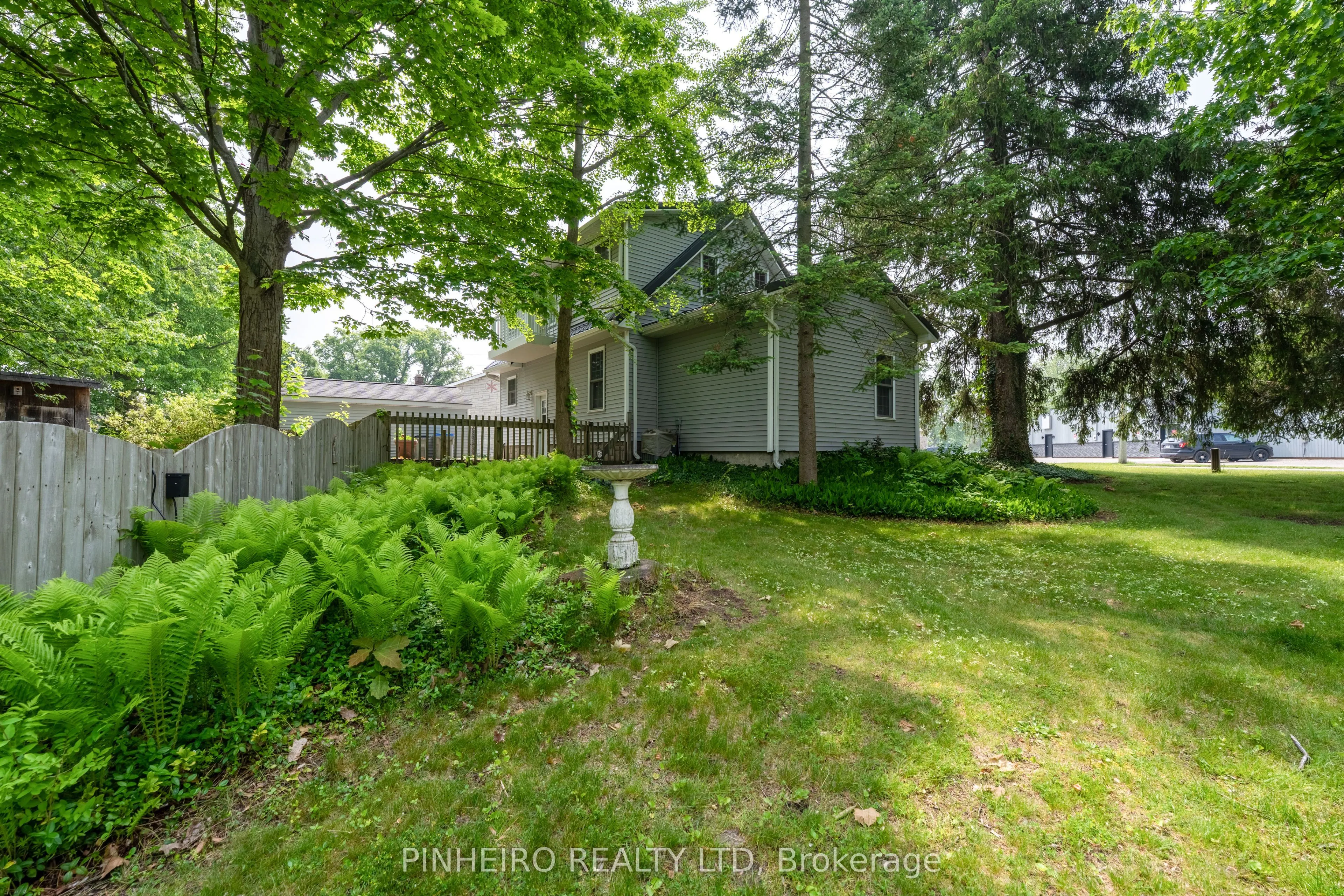 285 Front Street E