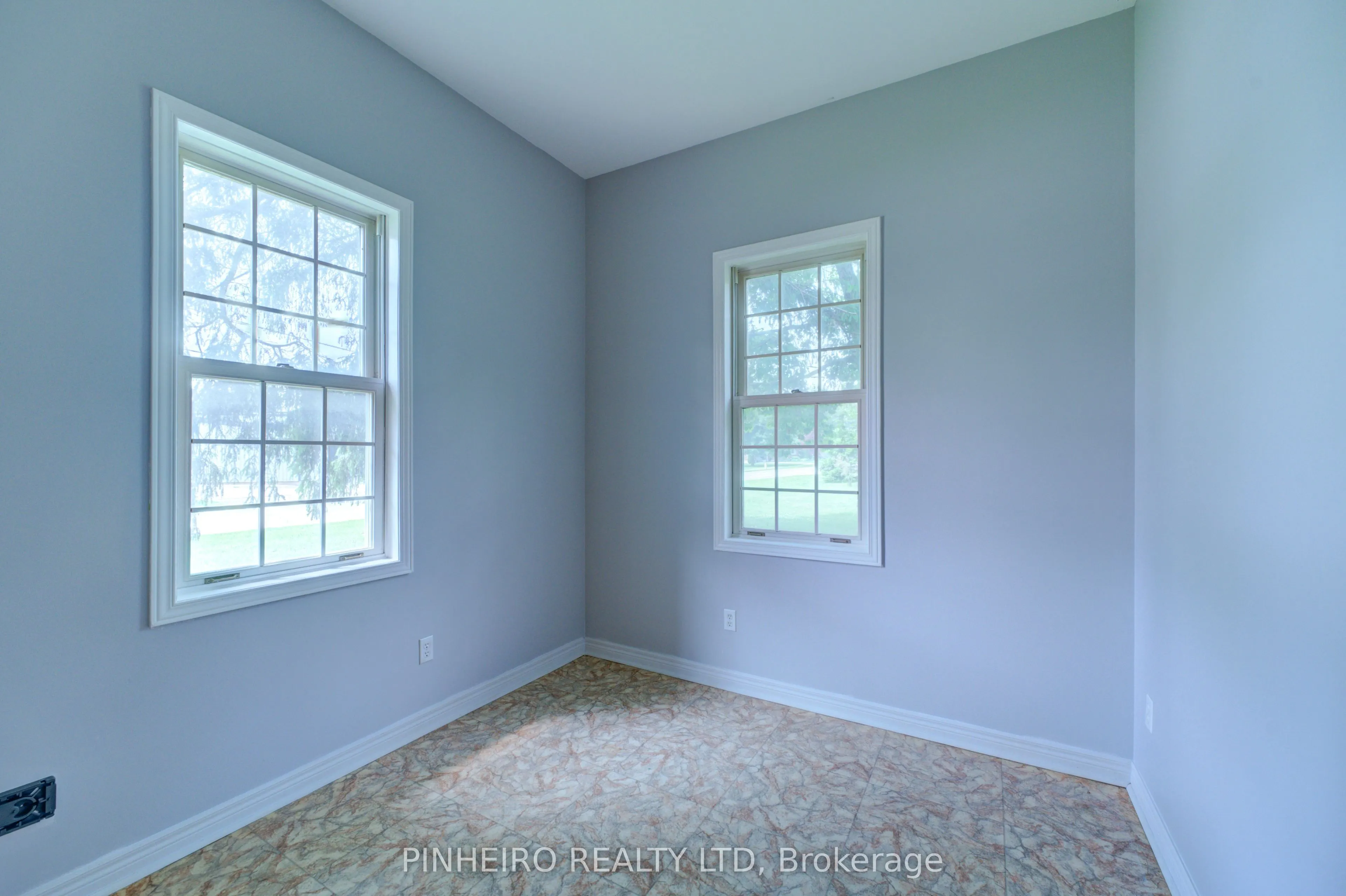 285 Front Street E