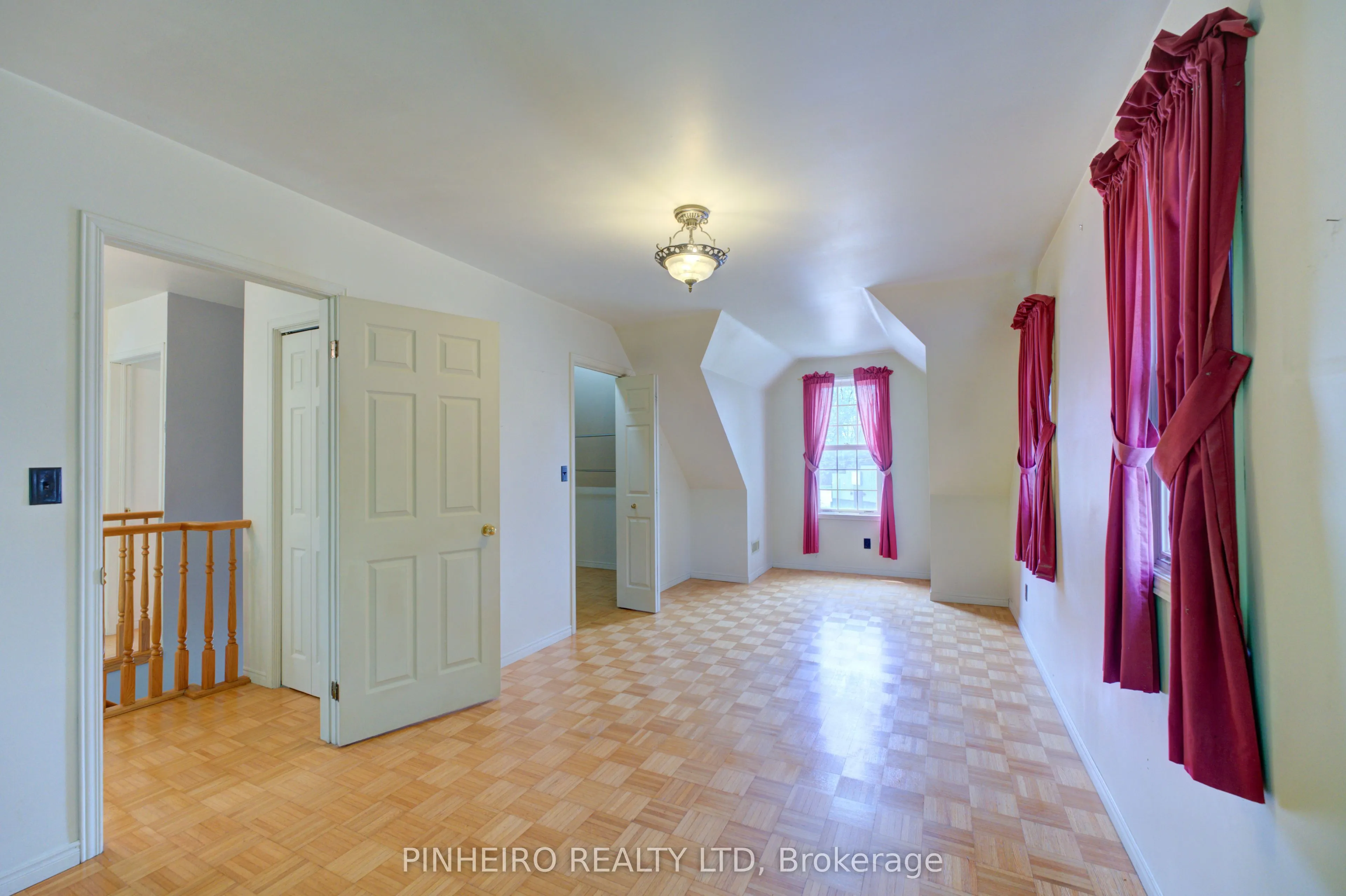 285 Front Street E