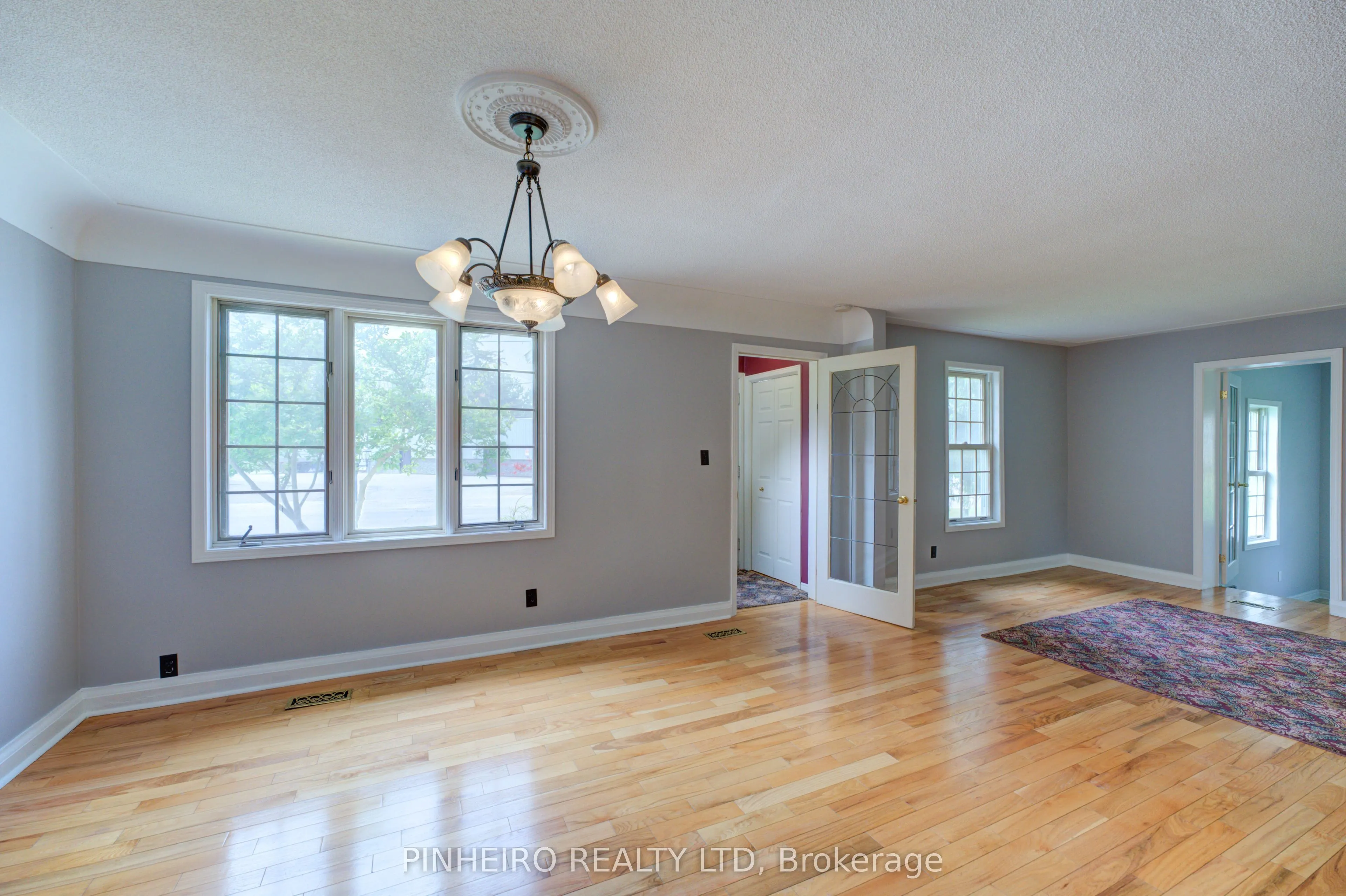 285 Front Street E