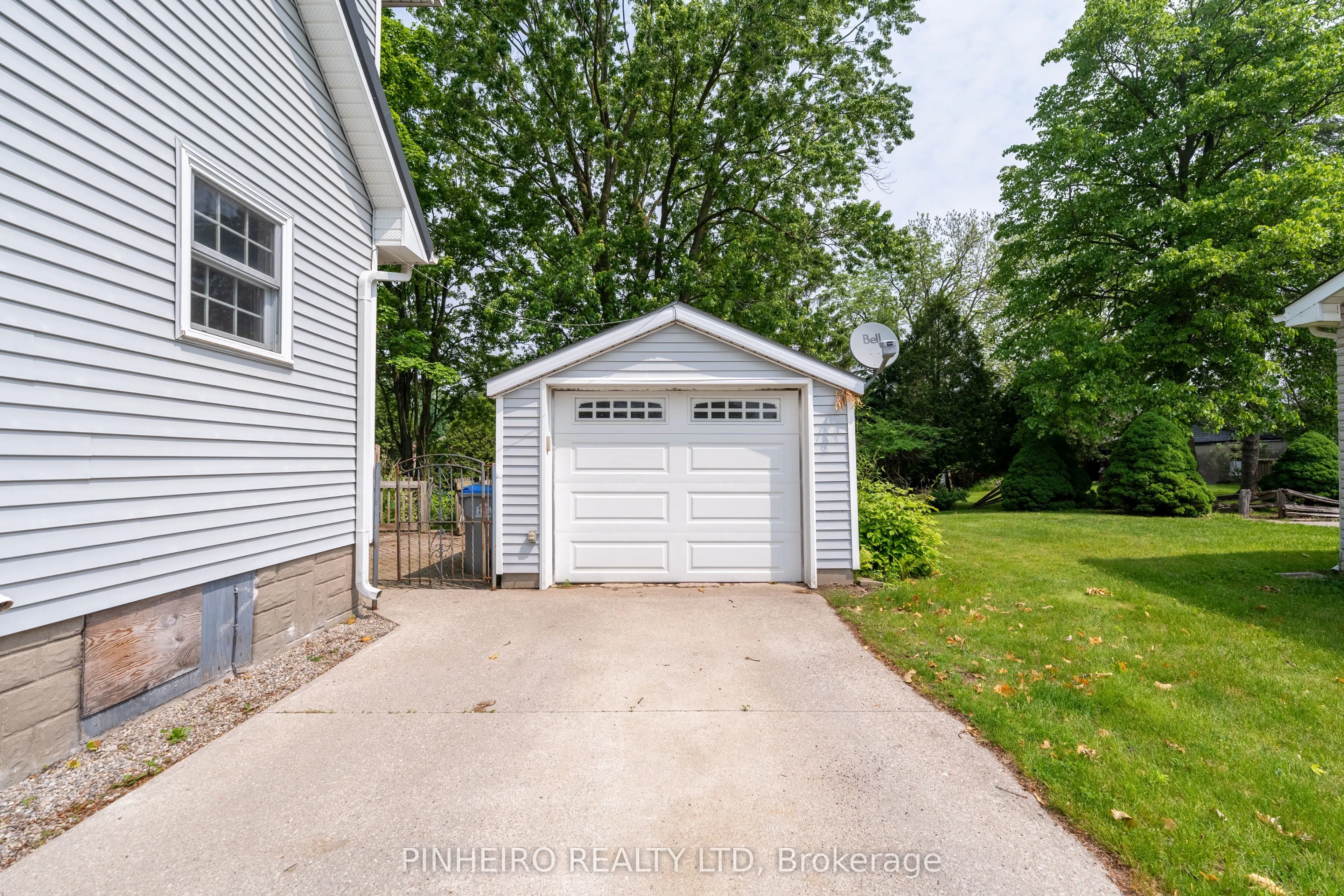 285 Front Street E