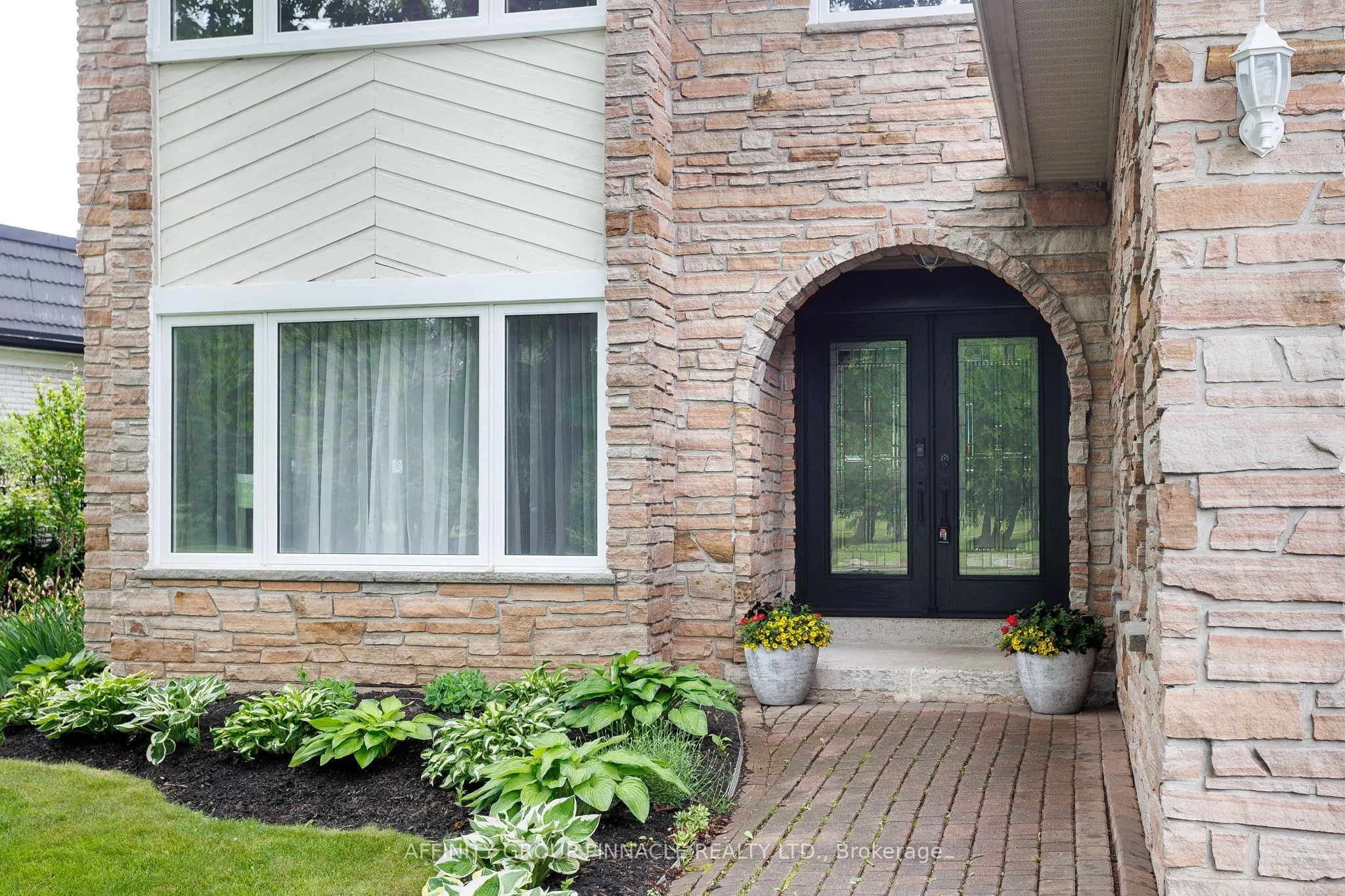 60 Sanderling Crescent