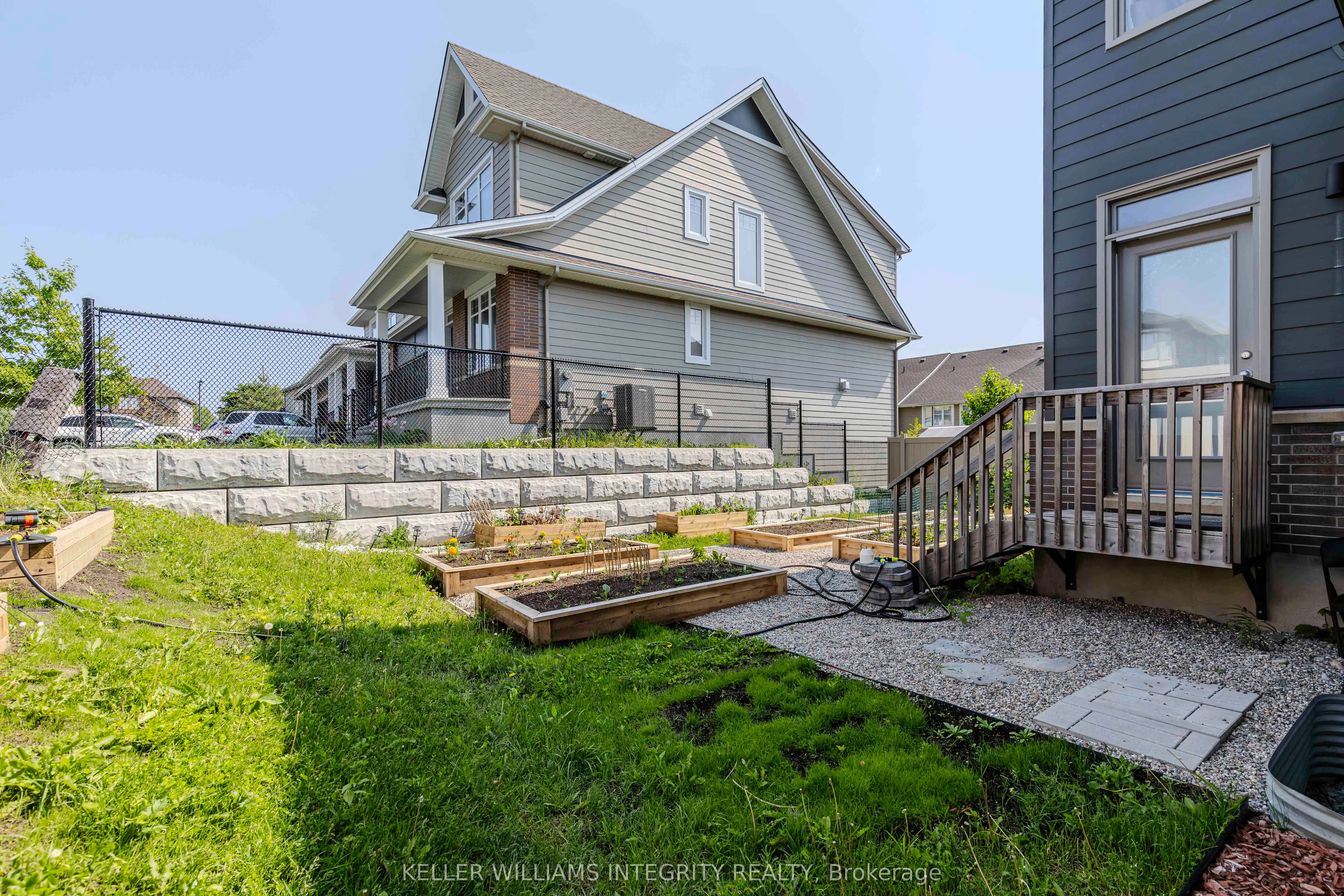 131 Escarpment Crescent