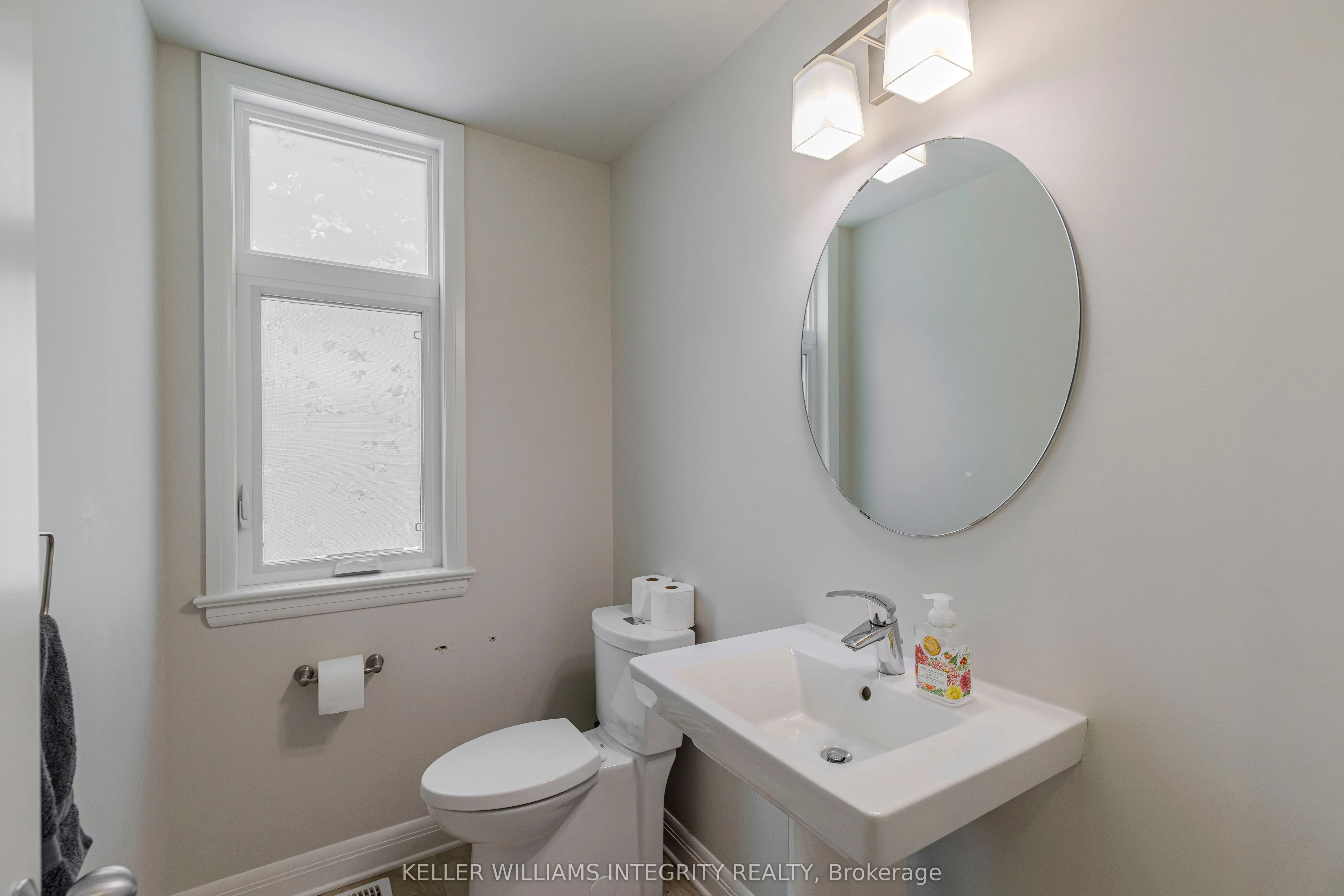 131 Escarpment Crescent