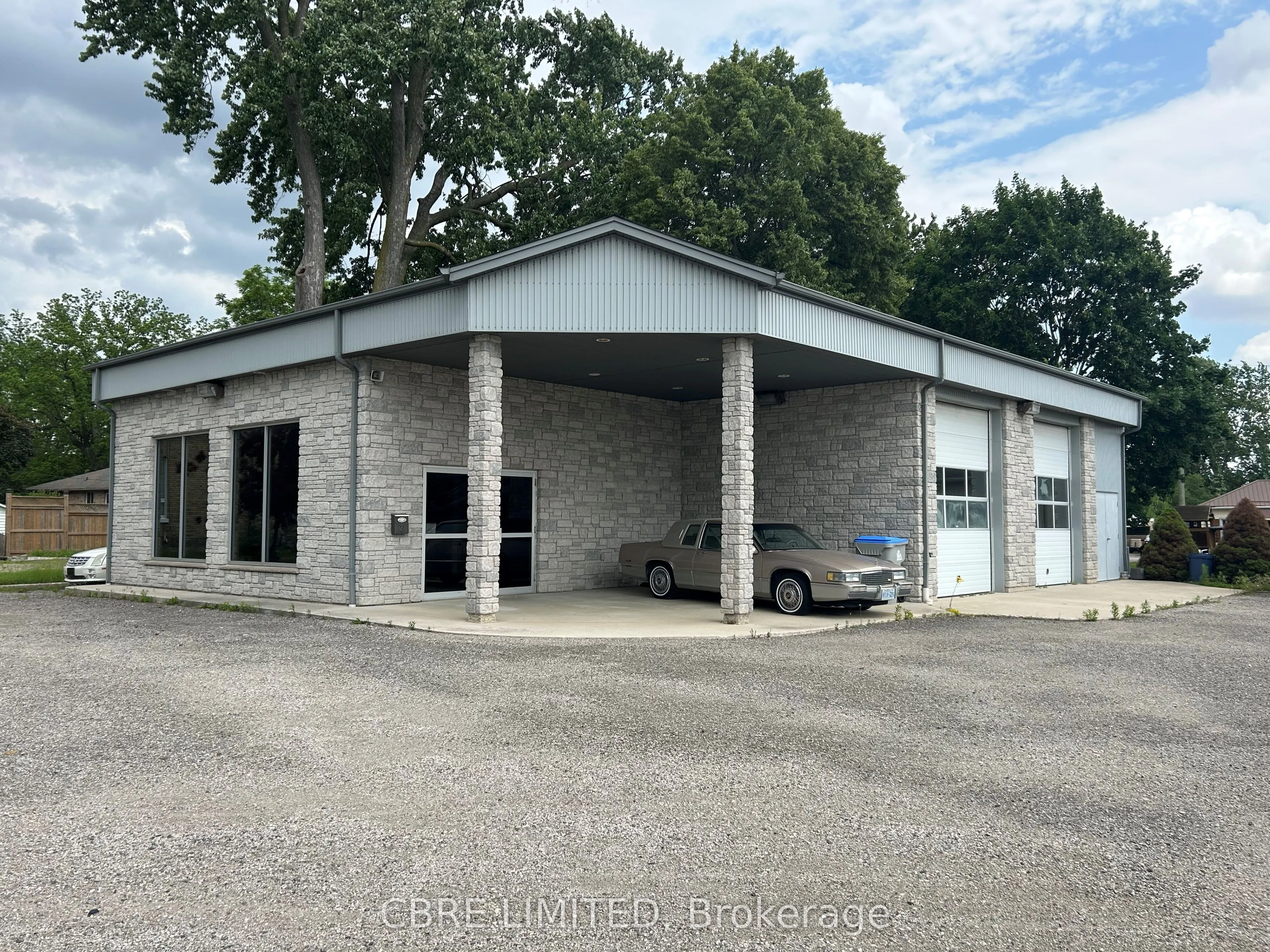 8 Metcalfe Street E