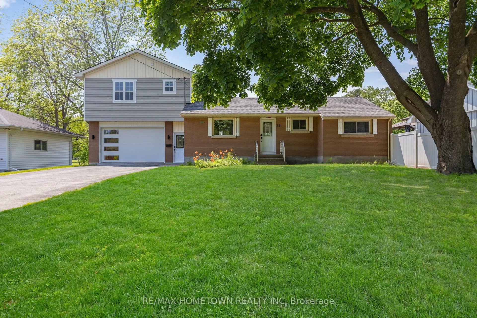 49 Fairway Crescent