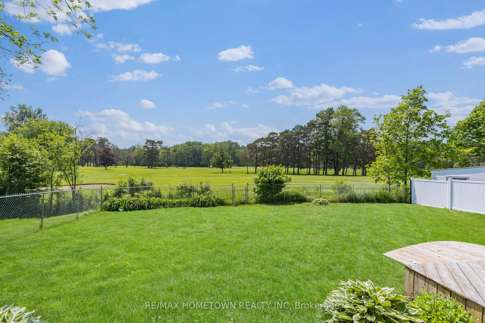 49 Fairway Crescent