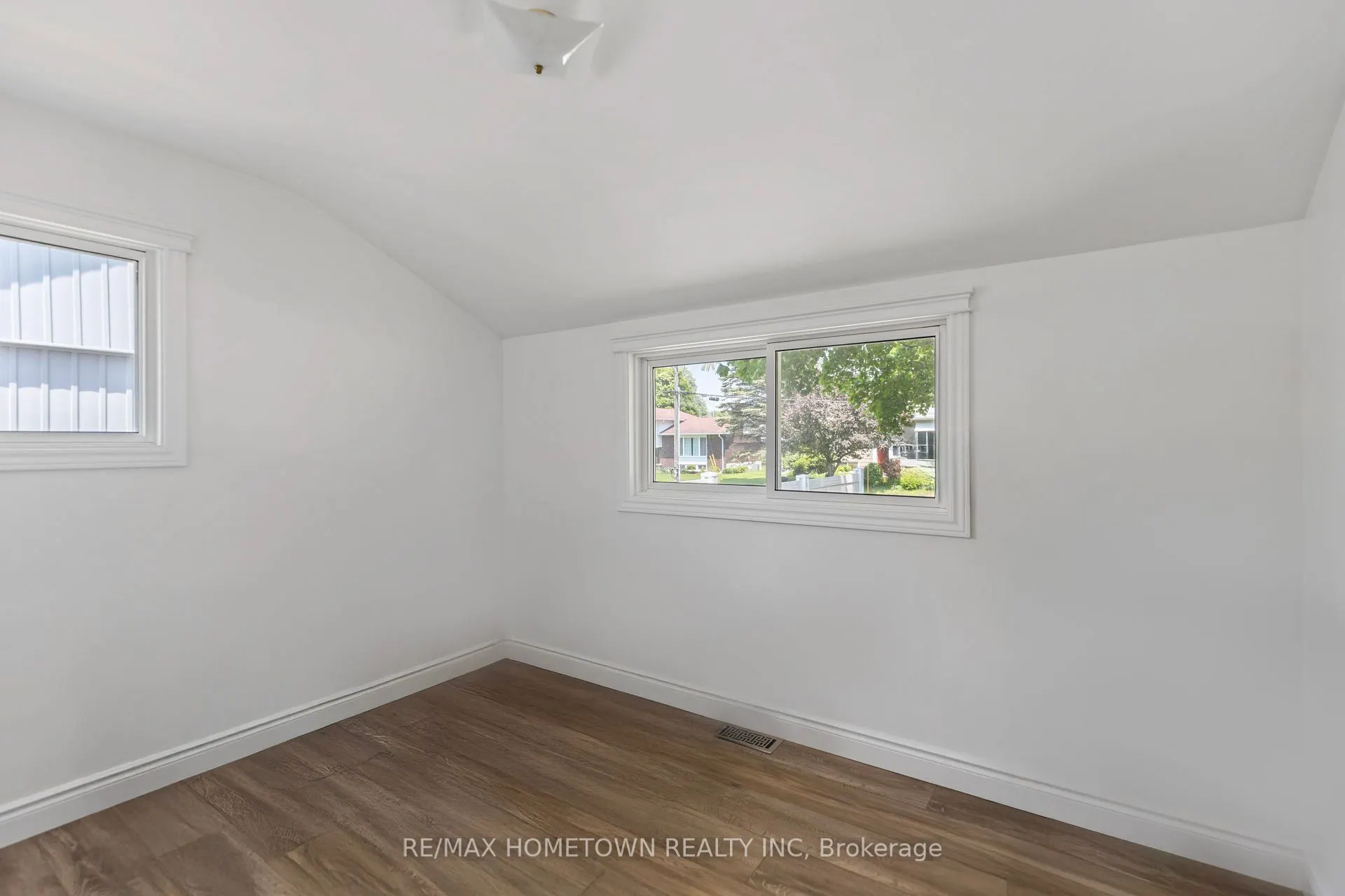 49 Fairway Crescent
