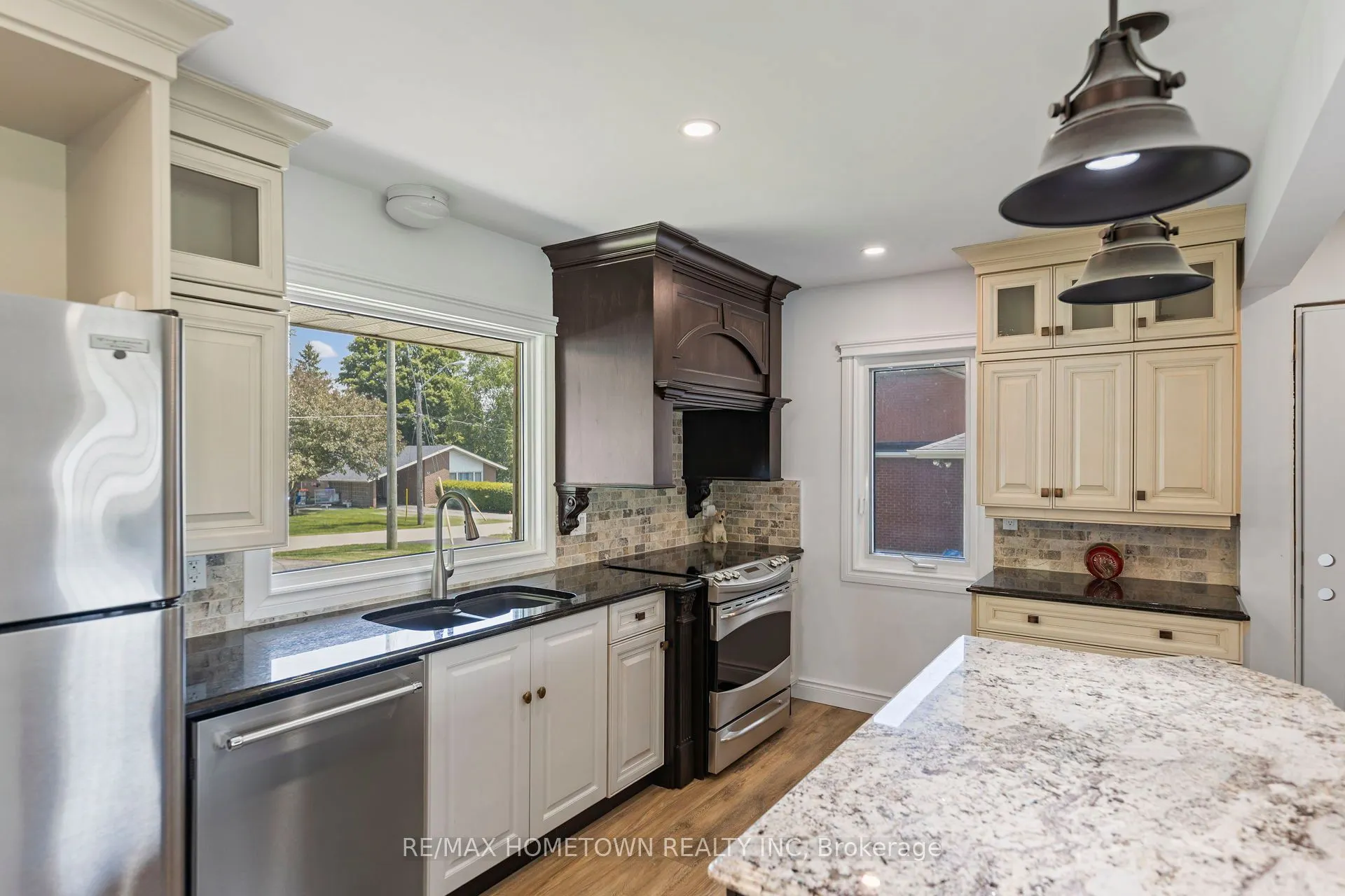 49 Fairway Crescent