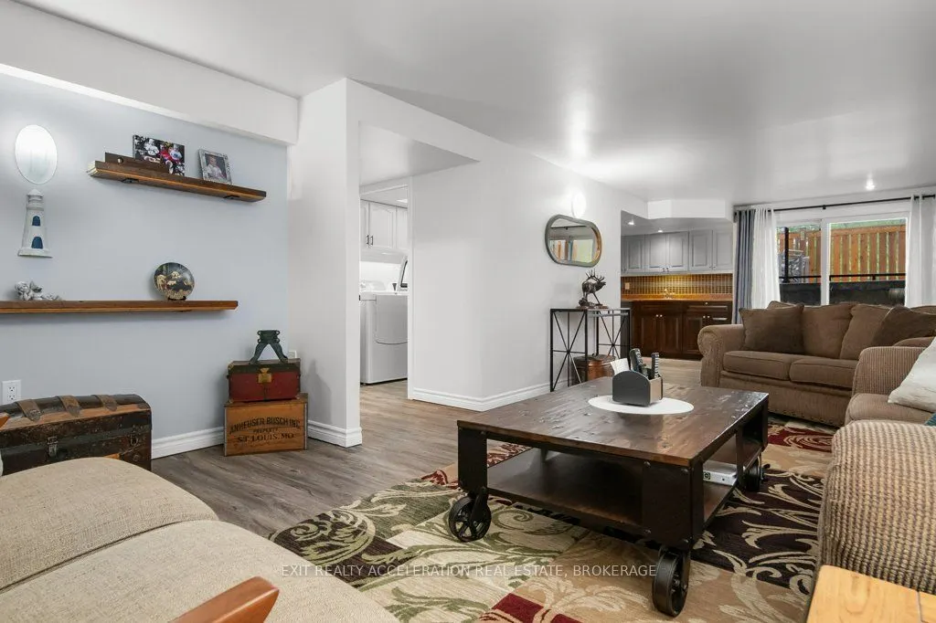 252 Bridge Street W