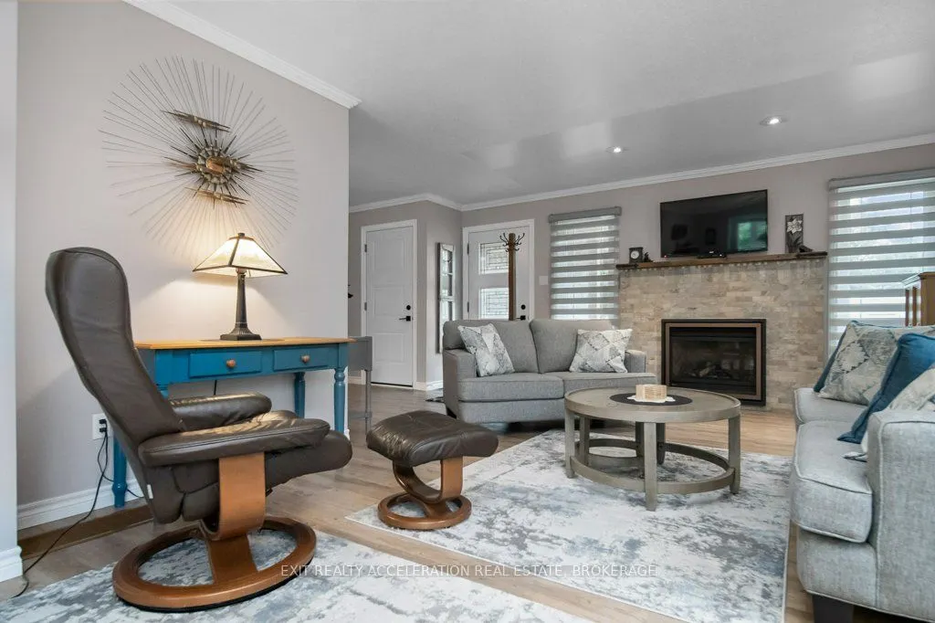 252 Bridge Street W