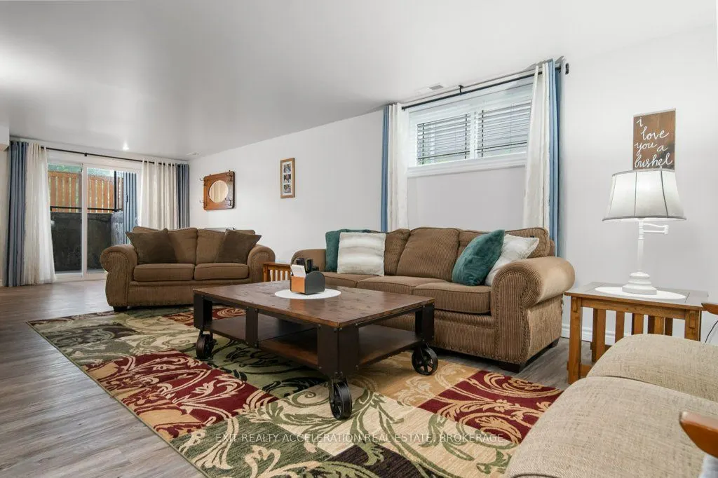 252 Bridge Street W