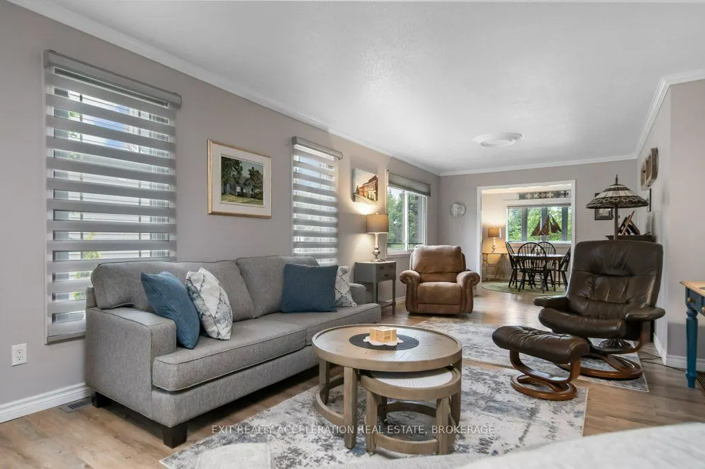 252 Bridge Street W