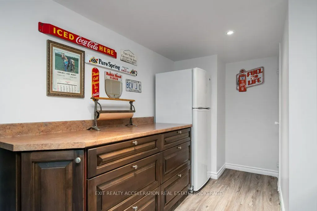 252 Bridge Street W