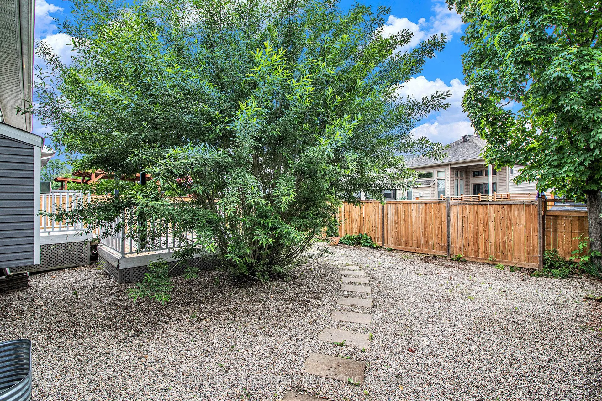 133 Royal Landing Gate