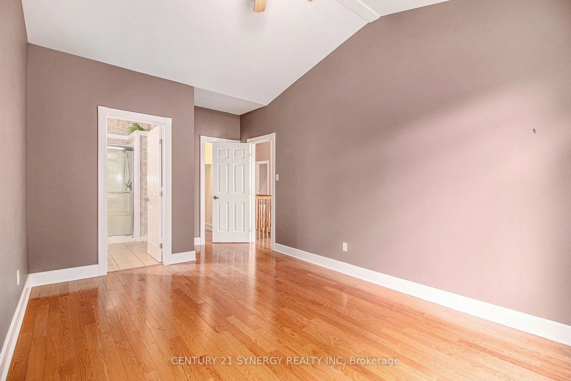 133 Royal Landing Gate