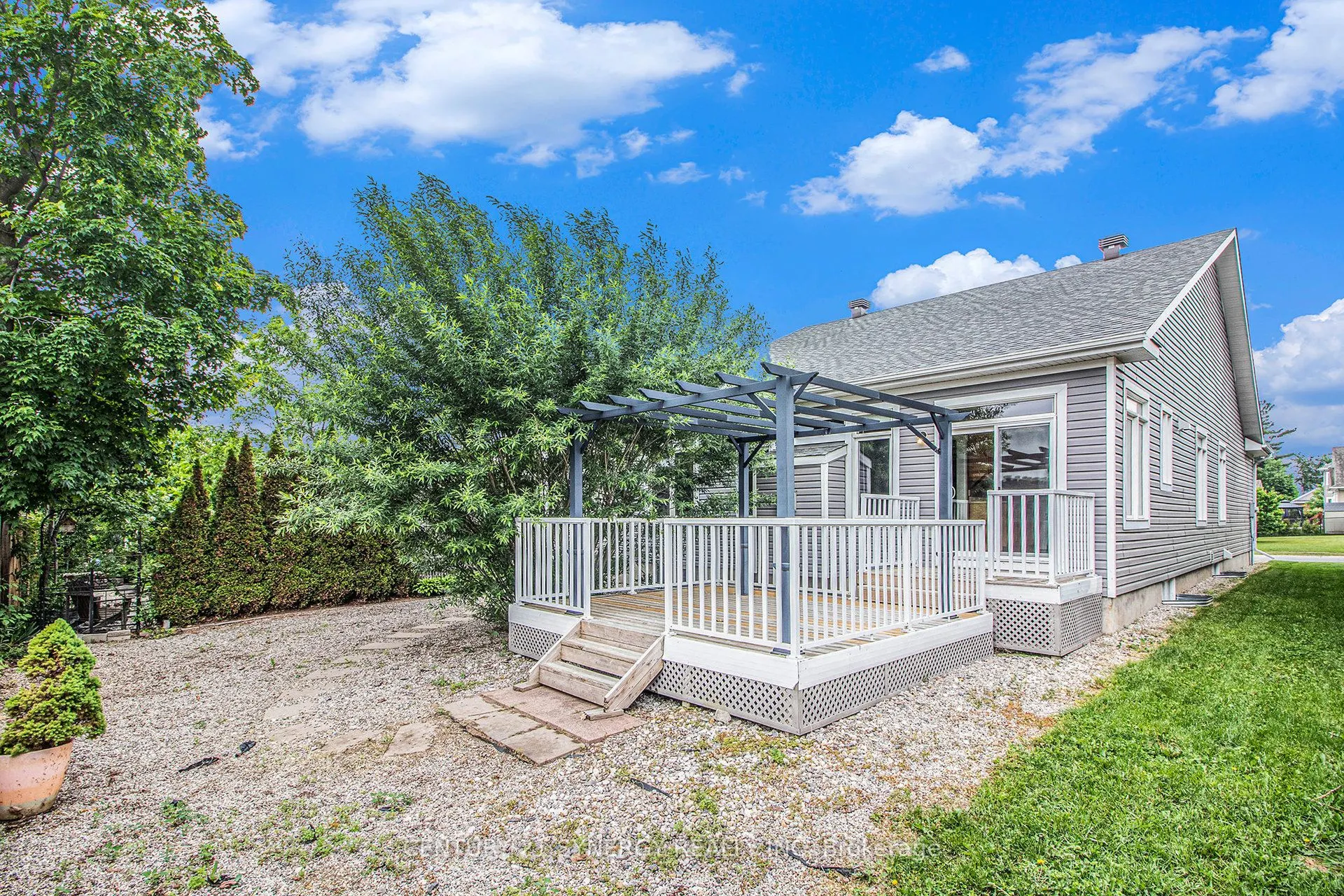 133 Royal Landing Gate