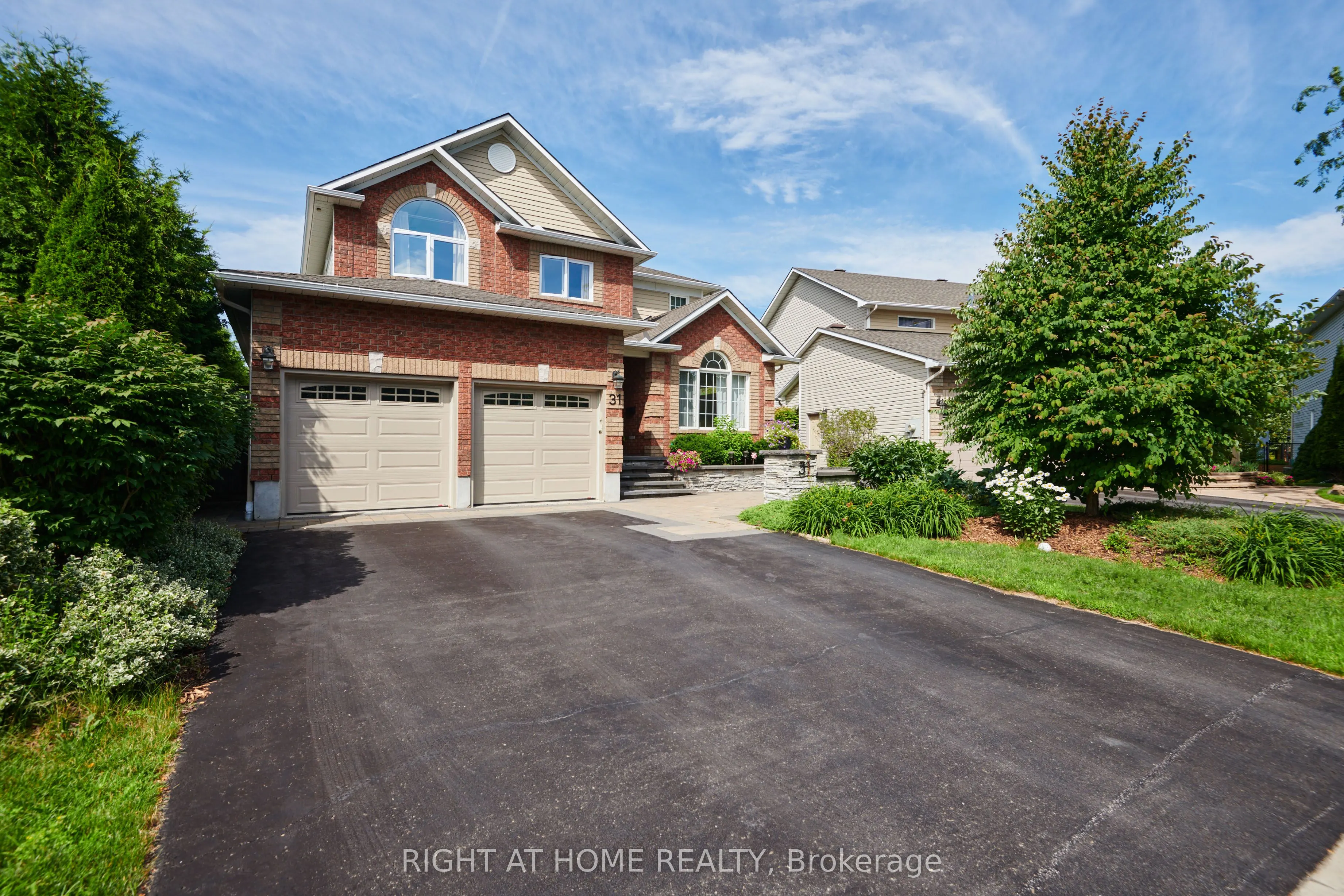 31 Forillon Crescent